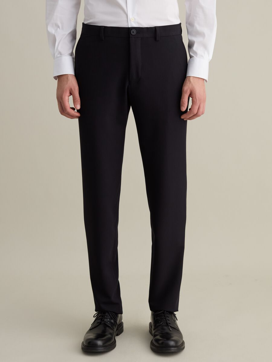 Chino trousers in stretch viscose_0