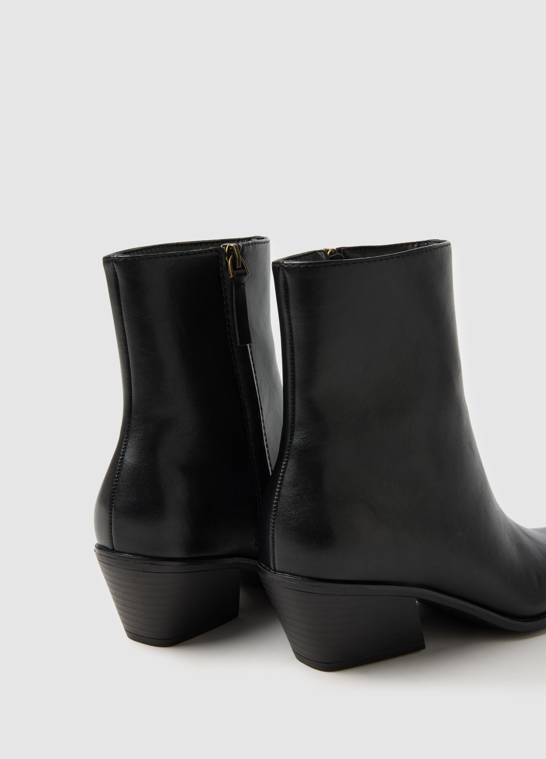 Black Texan Ankle Boots with Low Heel