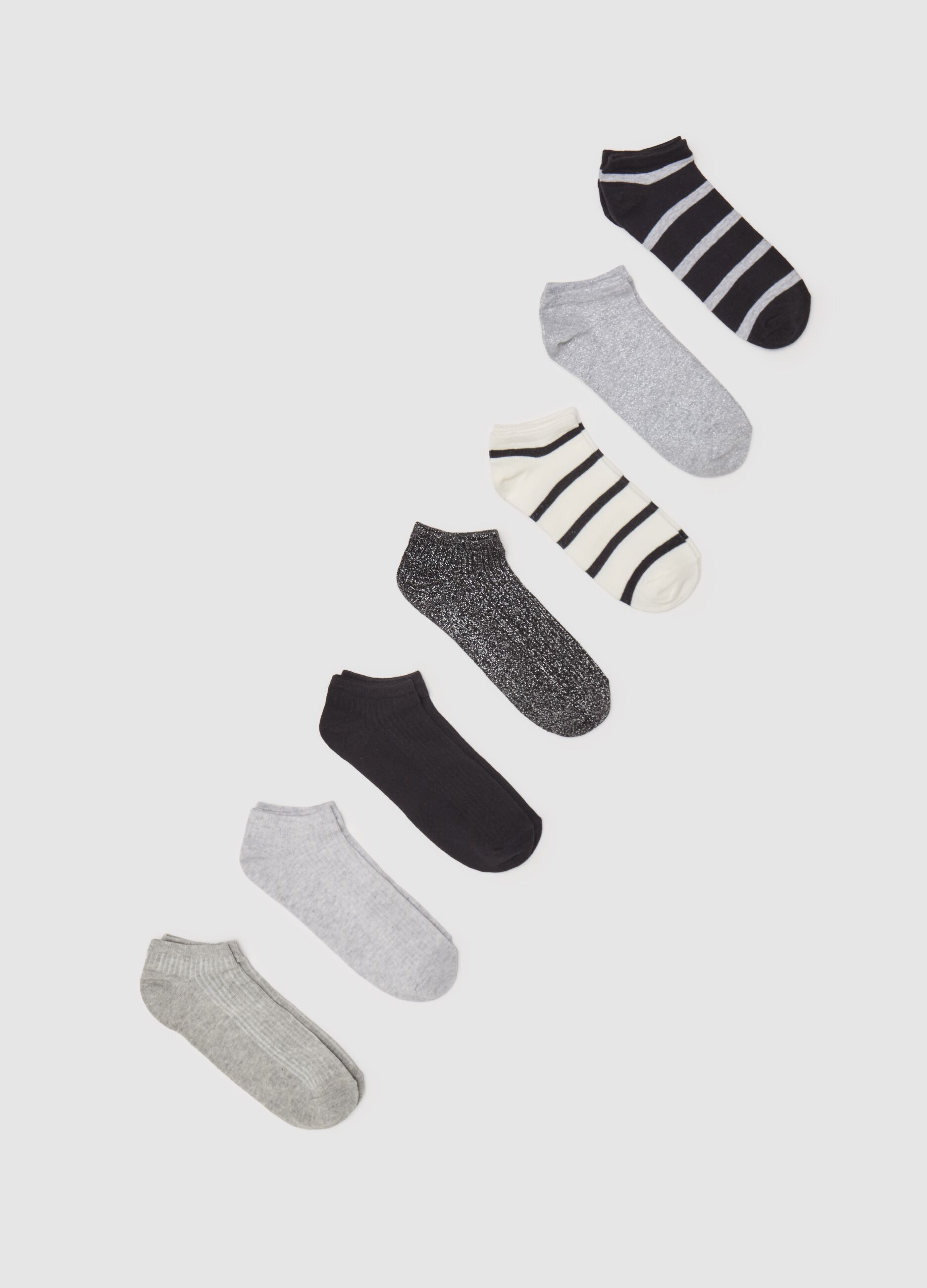 Multi-pack seven shoe liners with striped design and lurex