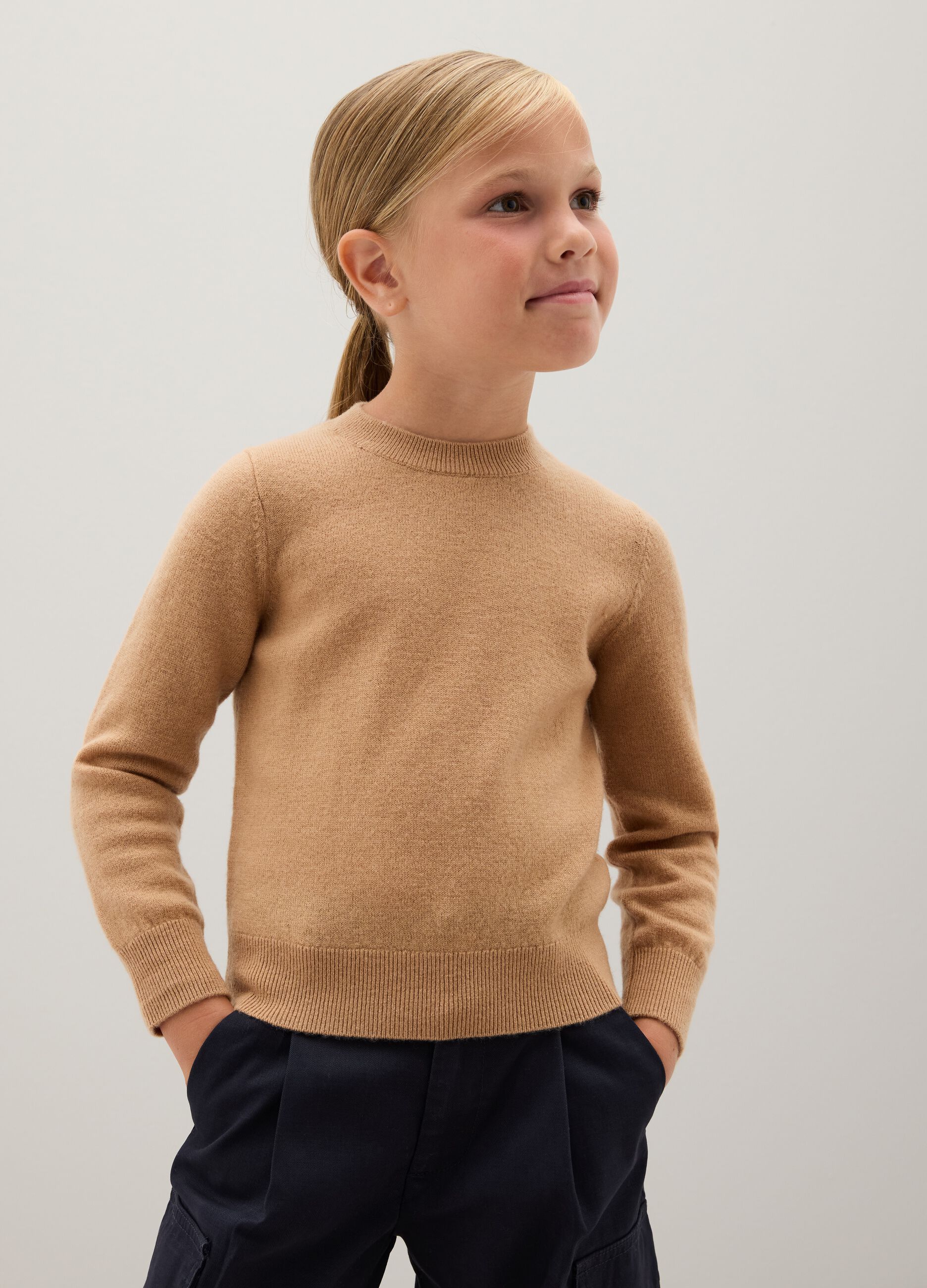 Pullover marrone da bambina in pura lana
