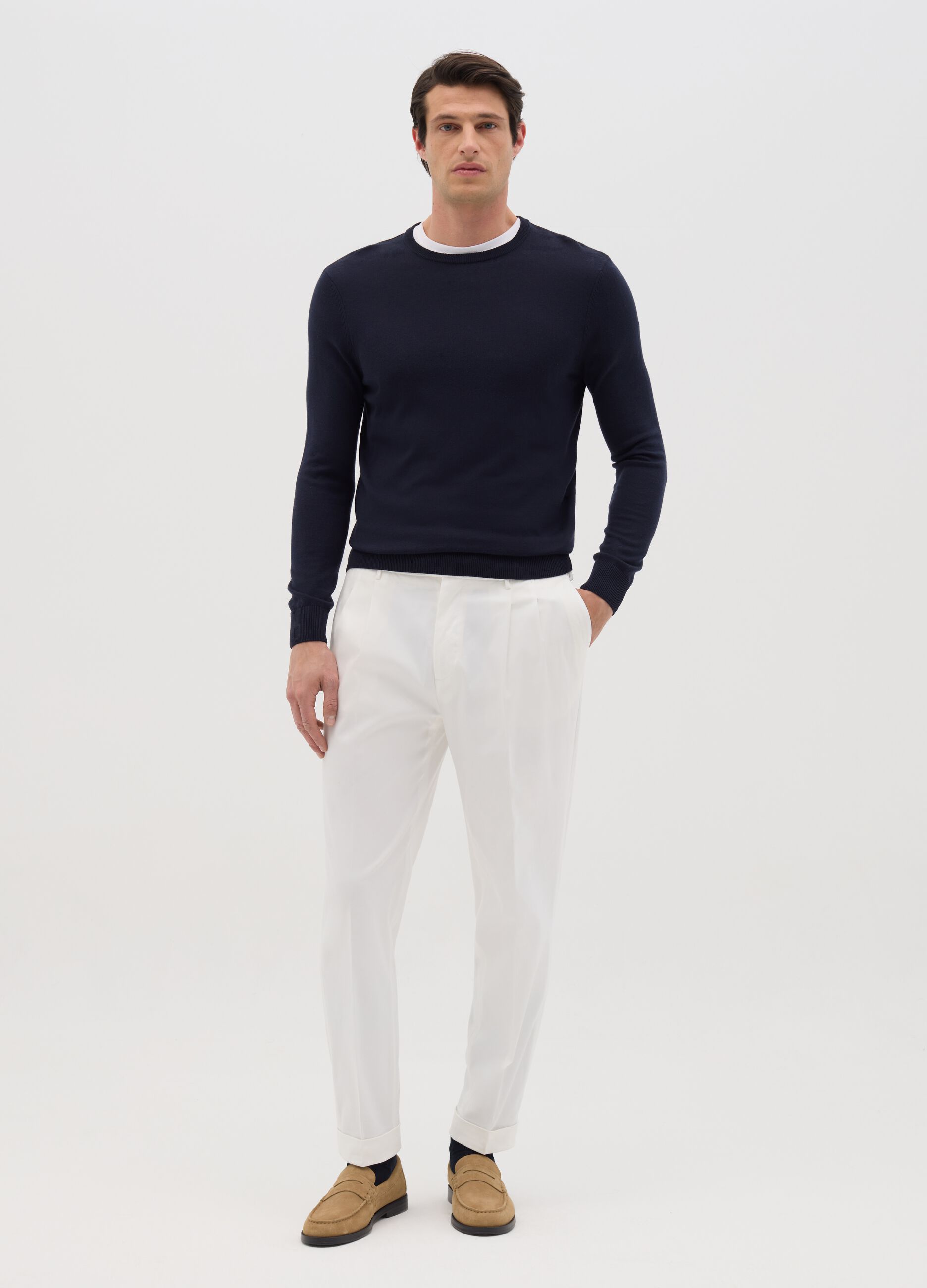 Men’s trousers in white stretch cotton with carrot fit