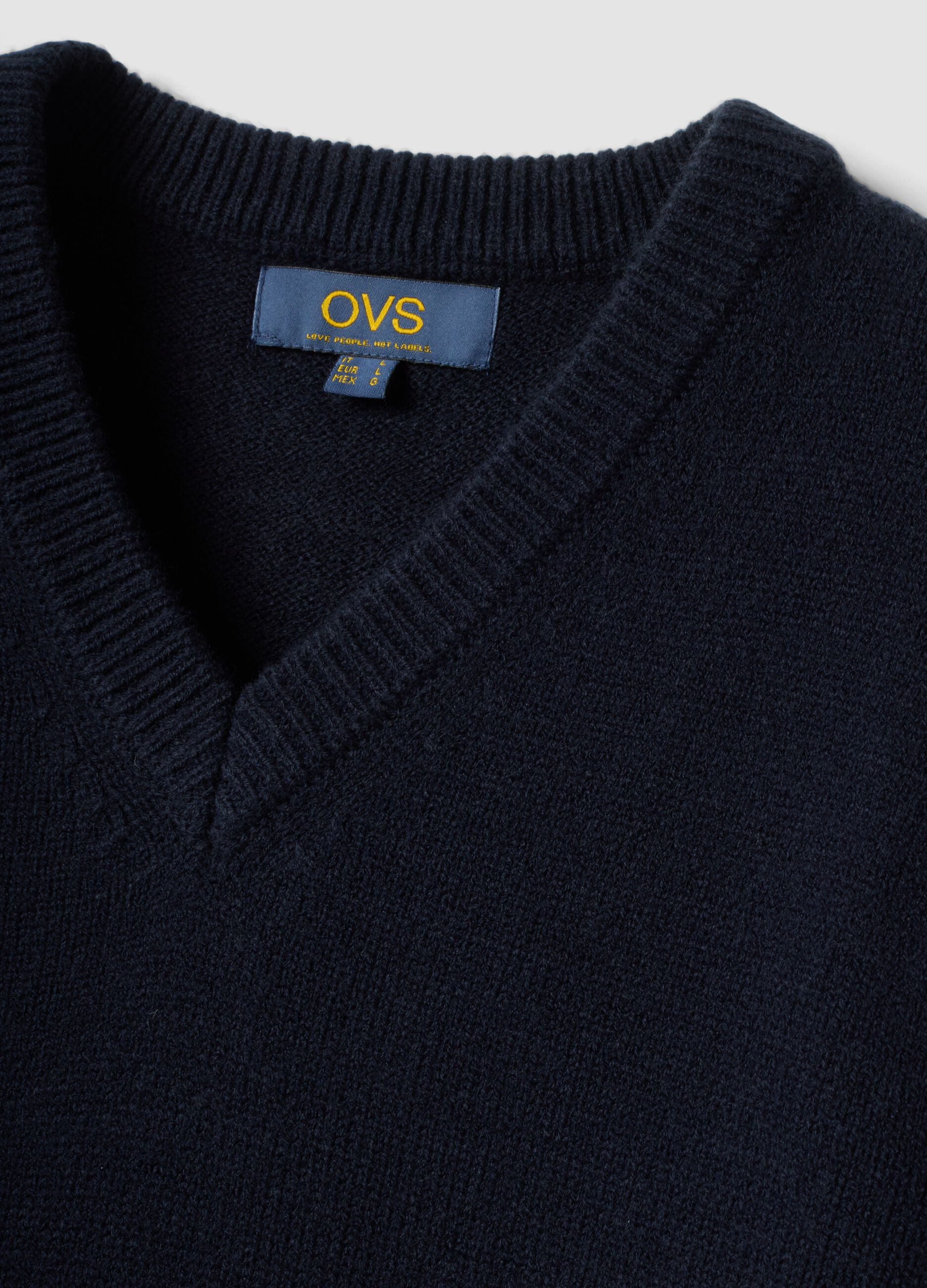 Navy V-neck jumper in regular fit