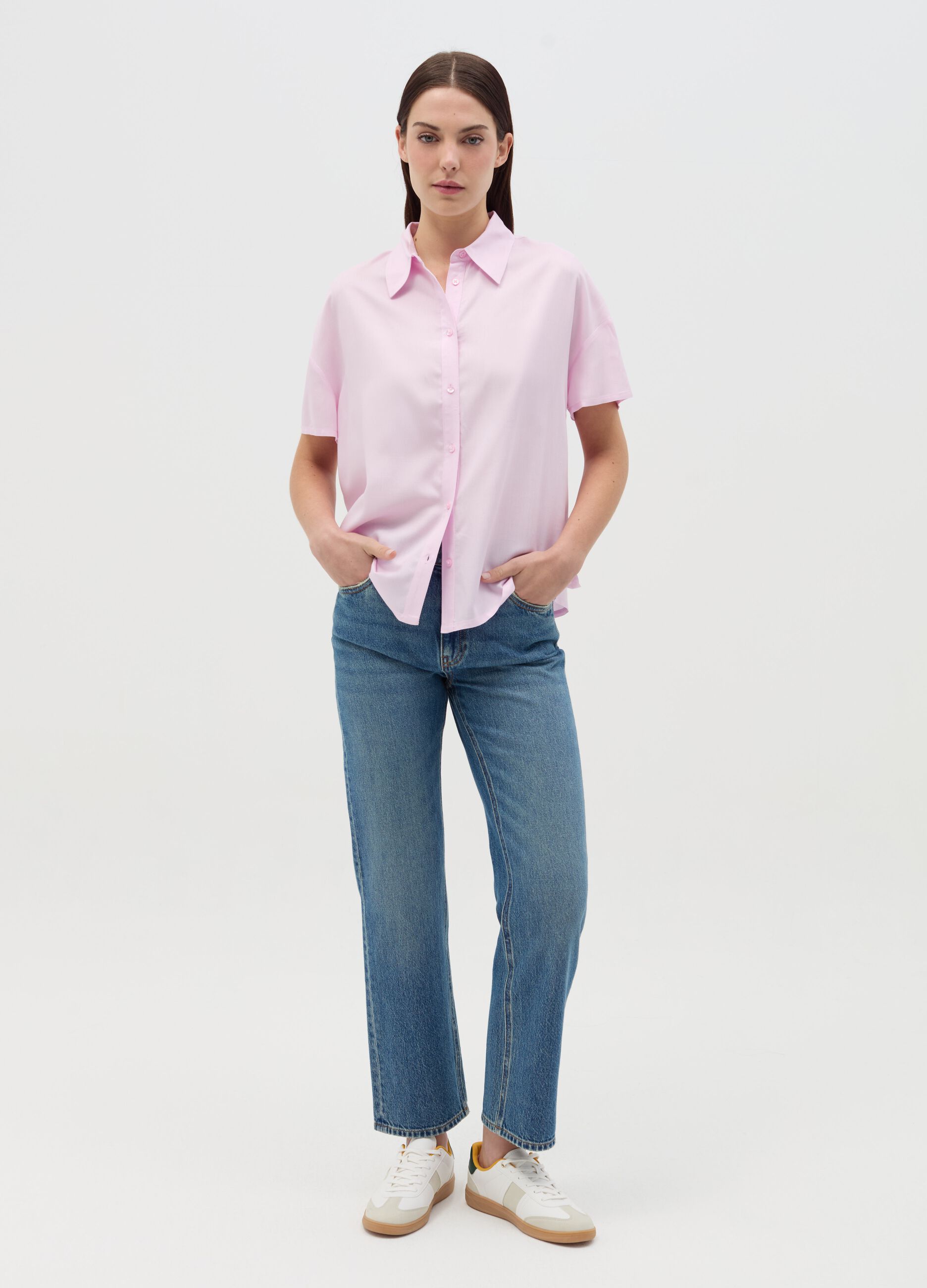 Short-sleeved shirt in viscose