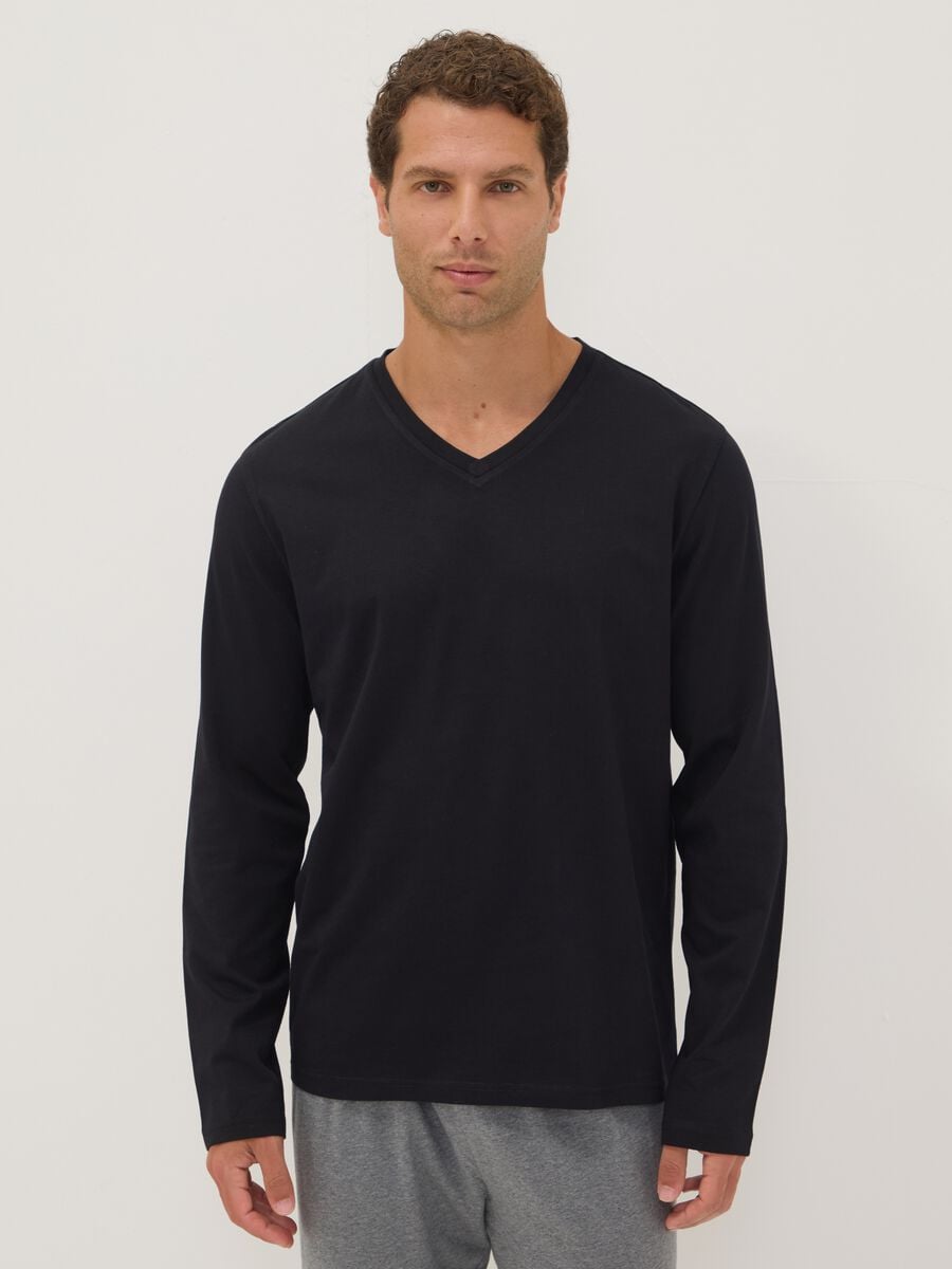 Pigiama nero e grigio in puro cotone organico con scollo a V regular fit_1