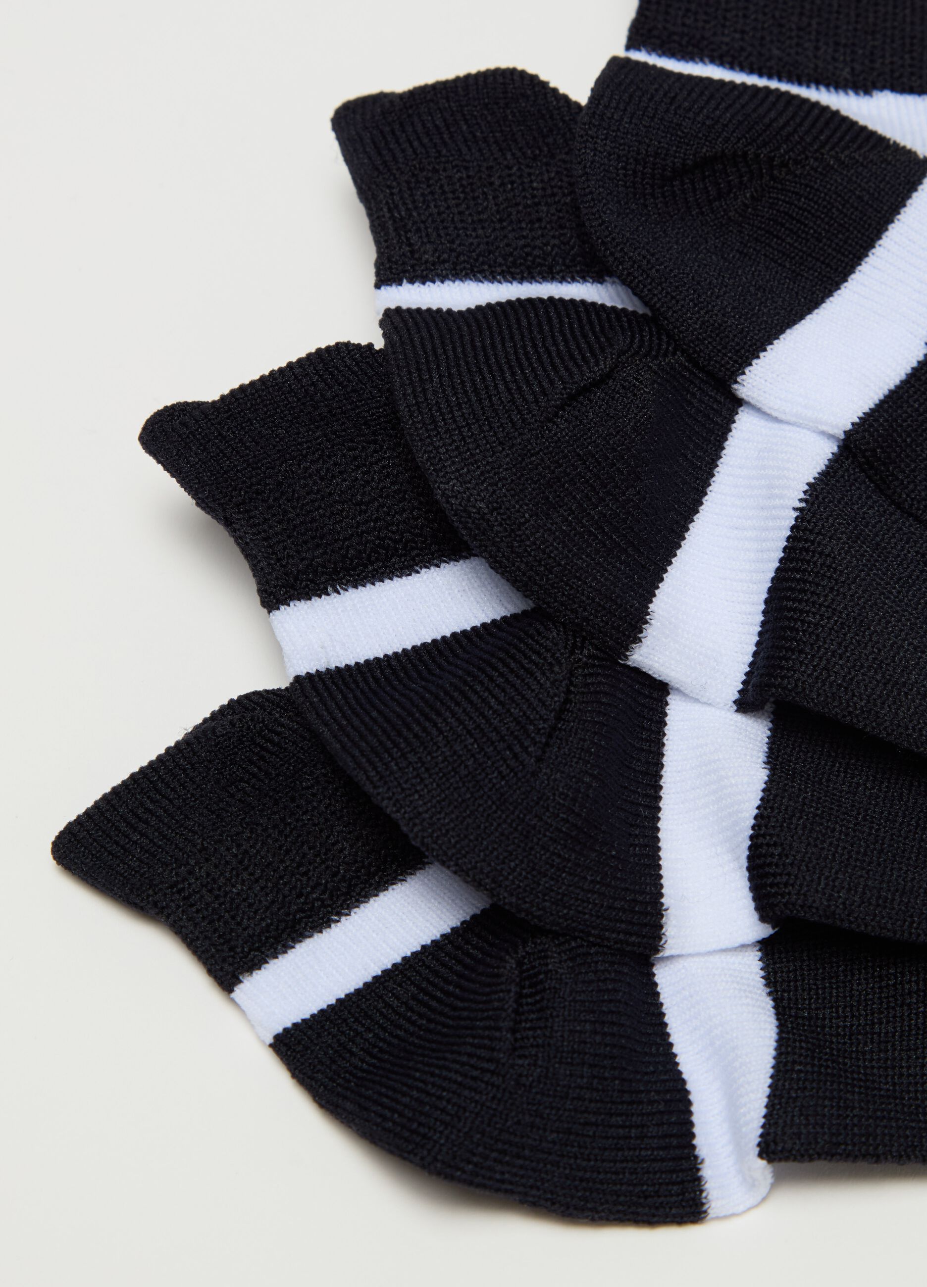 Three-pair pack stretch sneaker liners