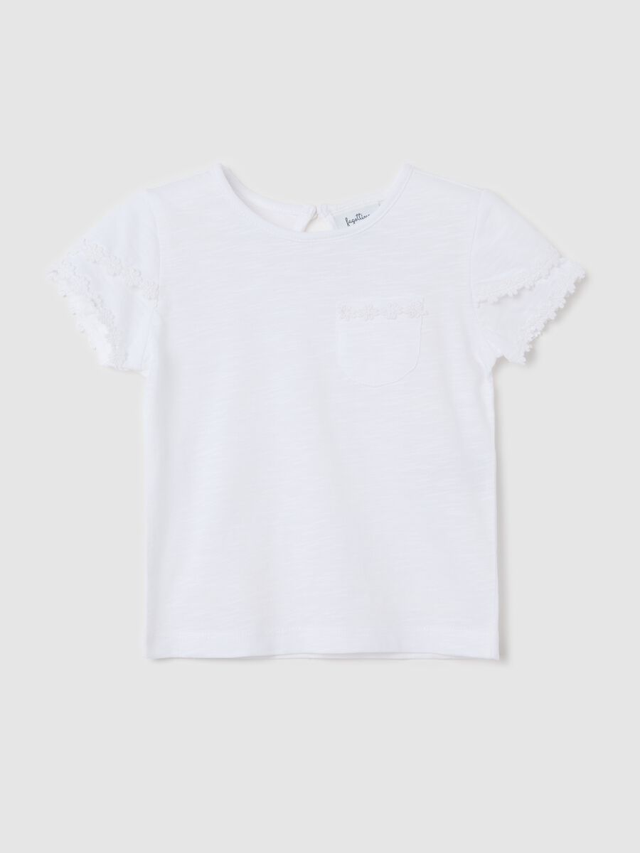 White cotton T-shirt with crochet flowers_0