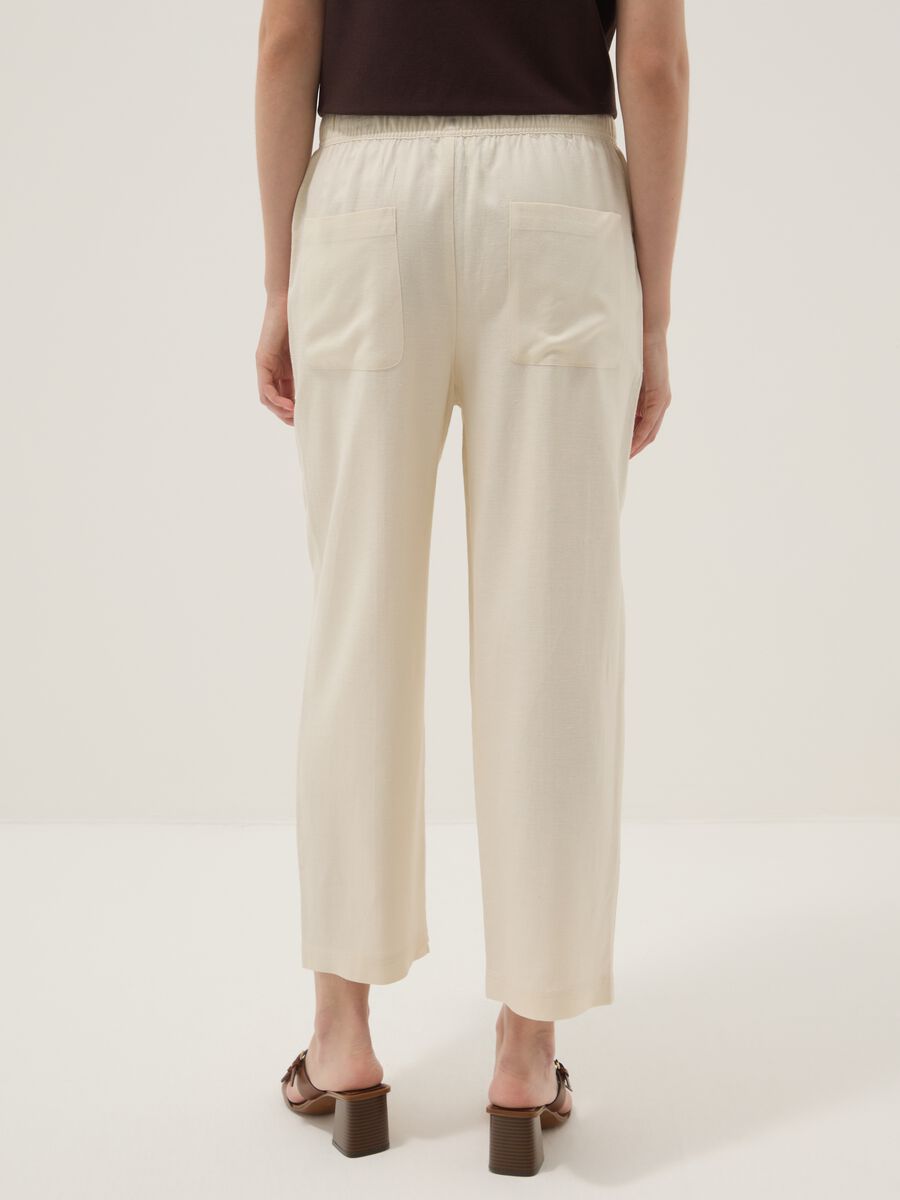 White viscose-linen blend trousers with drawstring, straight fit_2