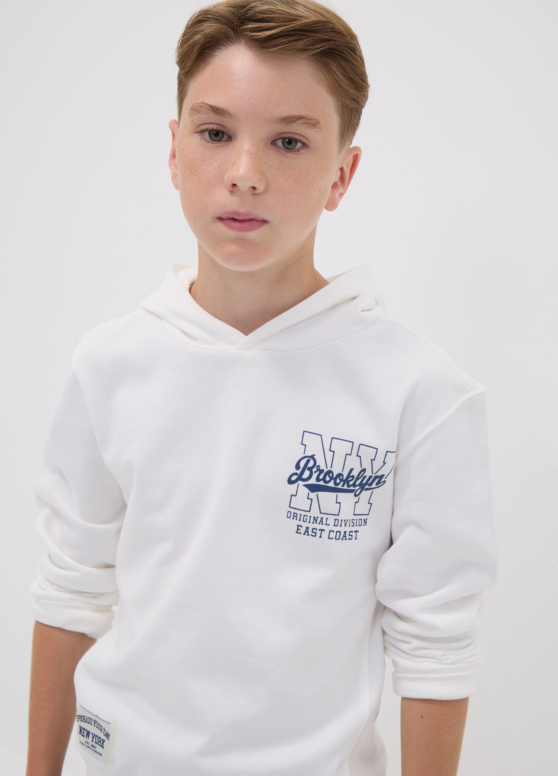 White pure cotton hoodie with print for boys