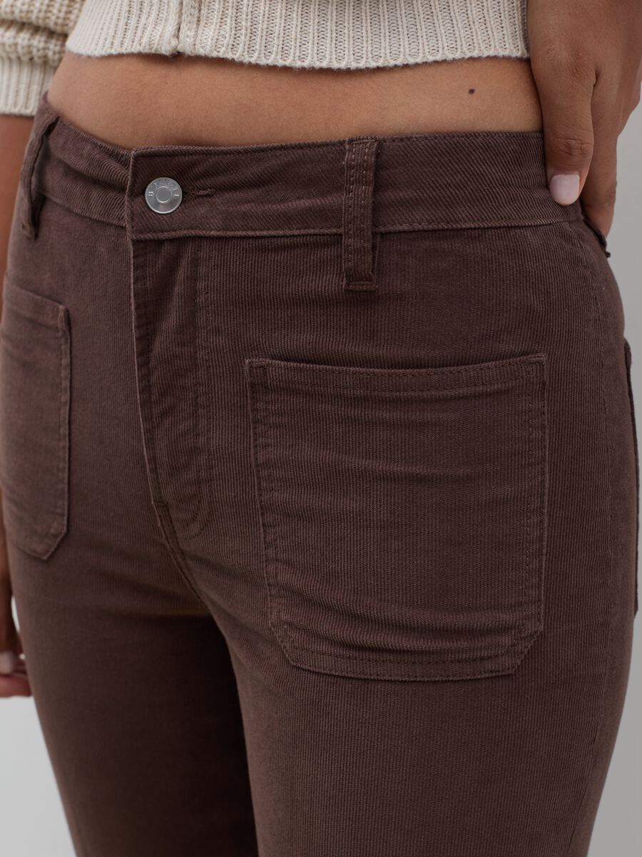 Flare-fit crop trousers in corduroy_2