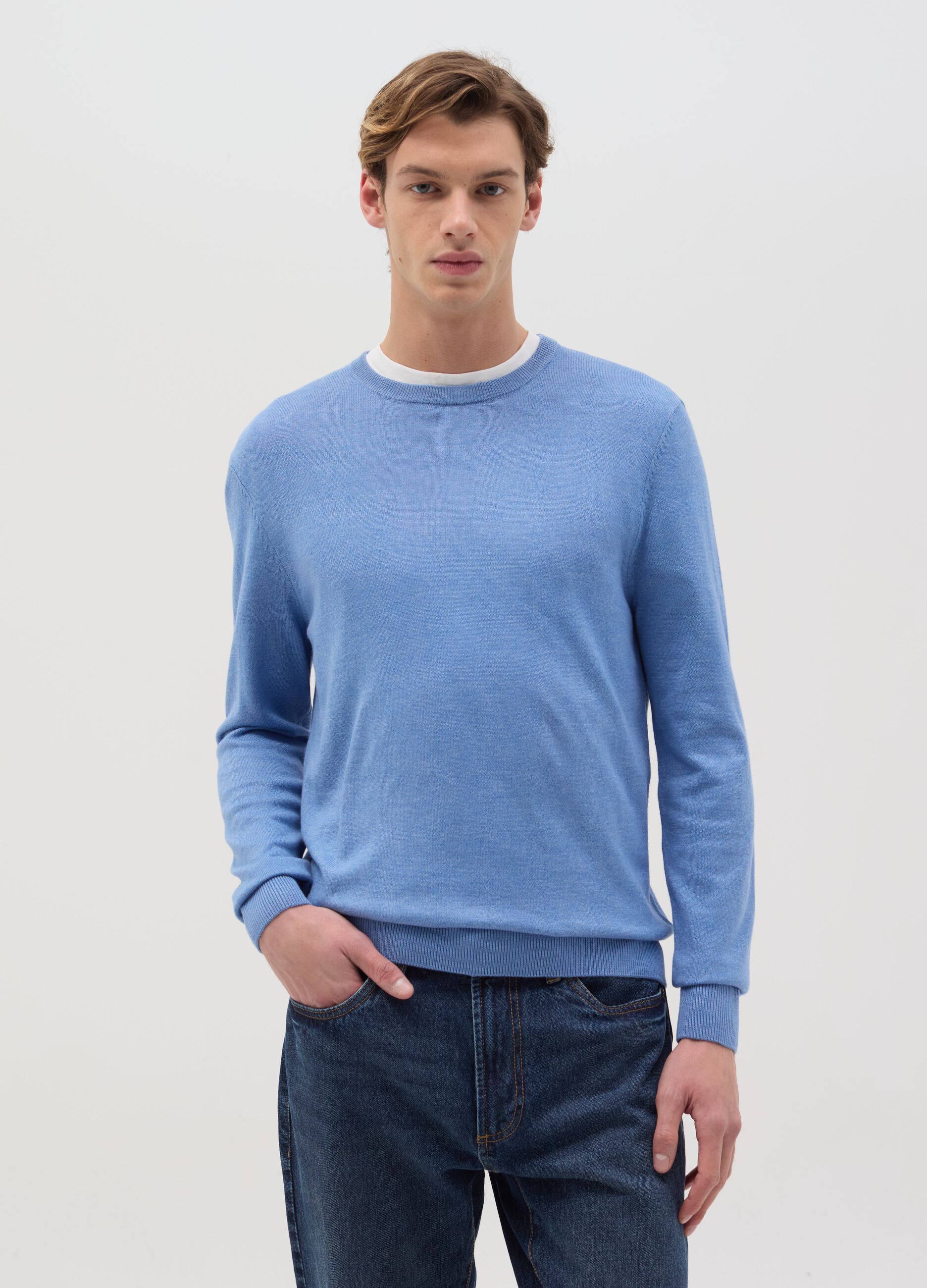Round neck pullover
