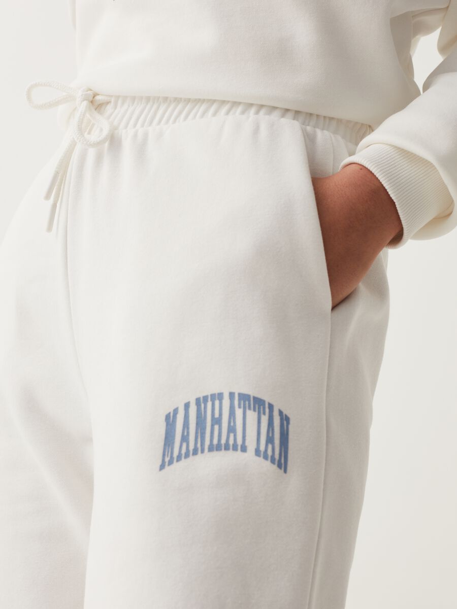 Joggers in felpa con stampa lettering_3