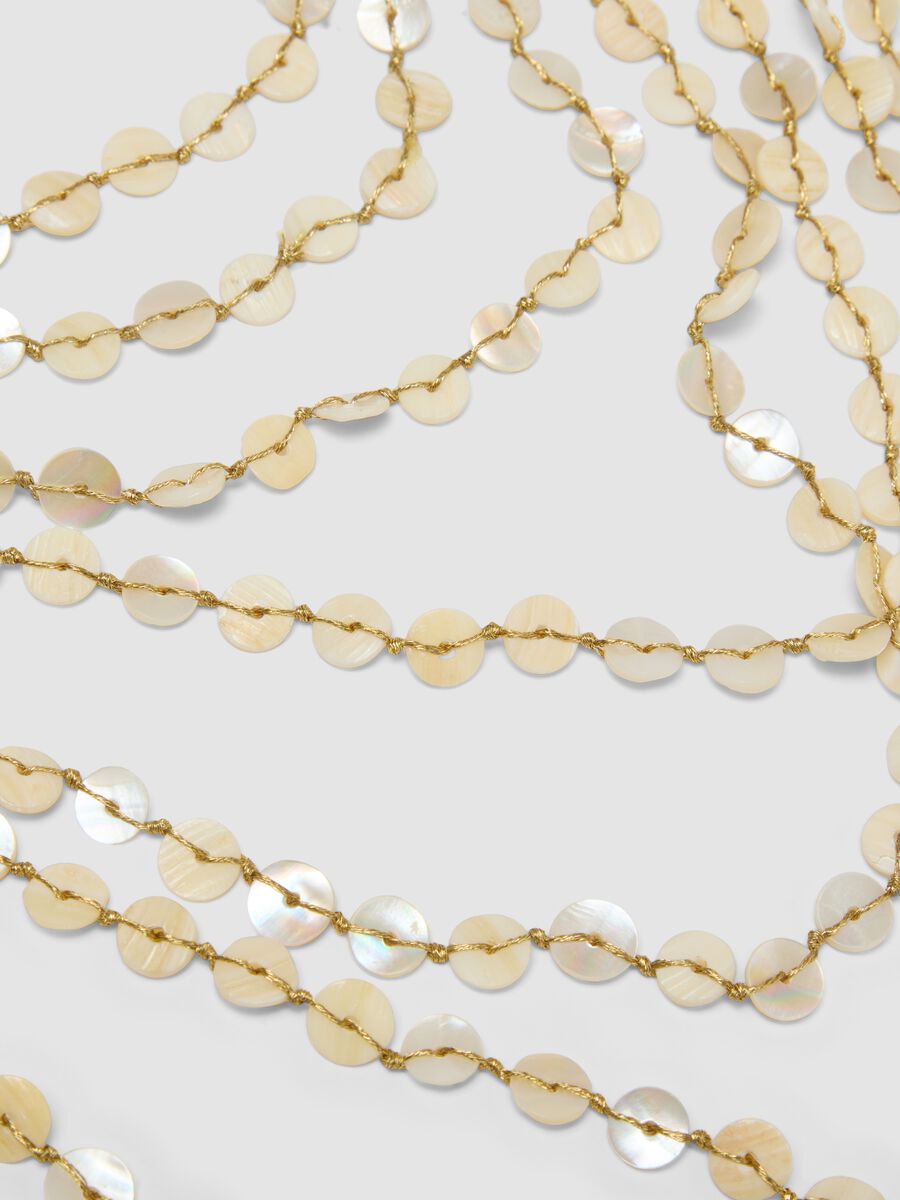 Beige multi-strand necklace with pearlescent discs_2