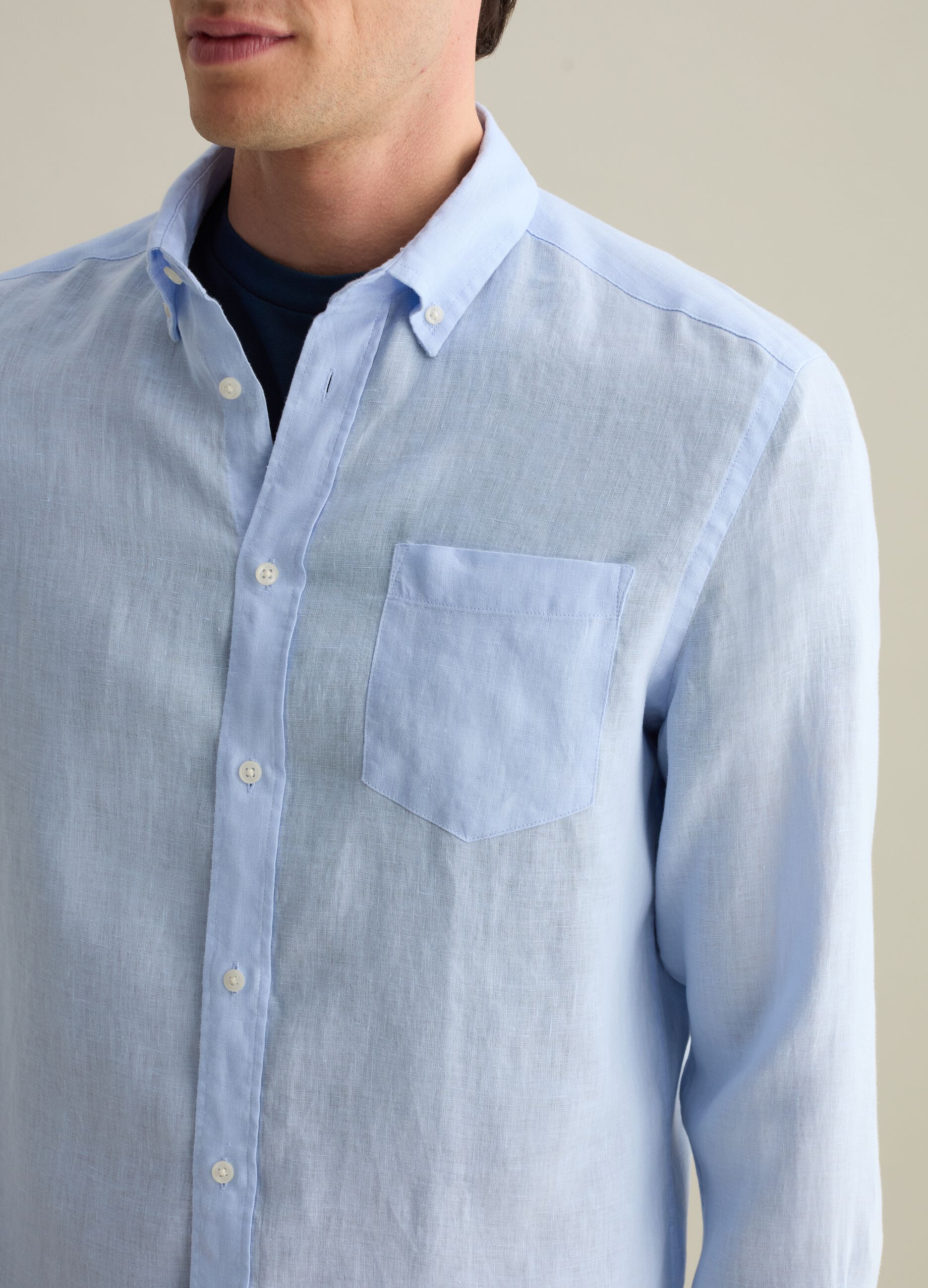 Camicia regular fit in lino con tasca