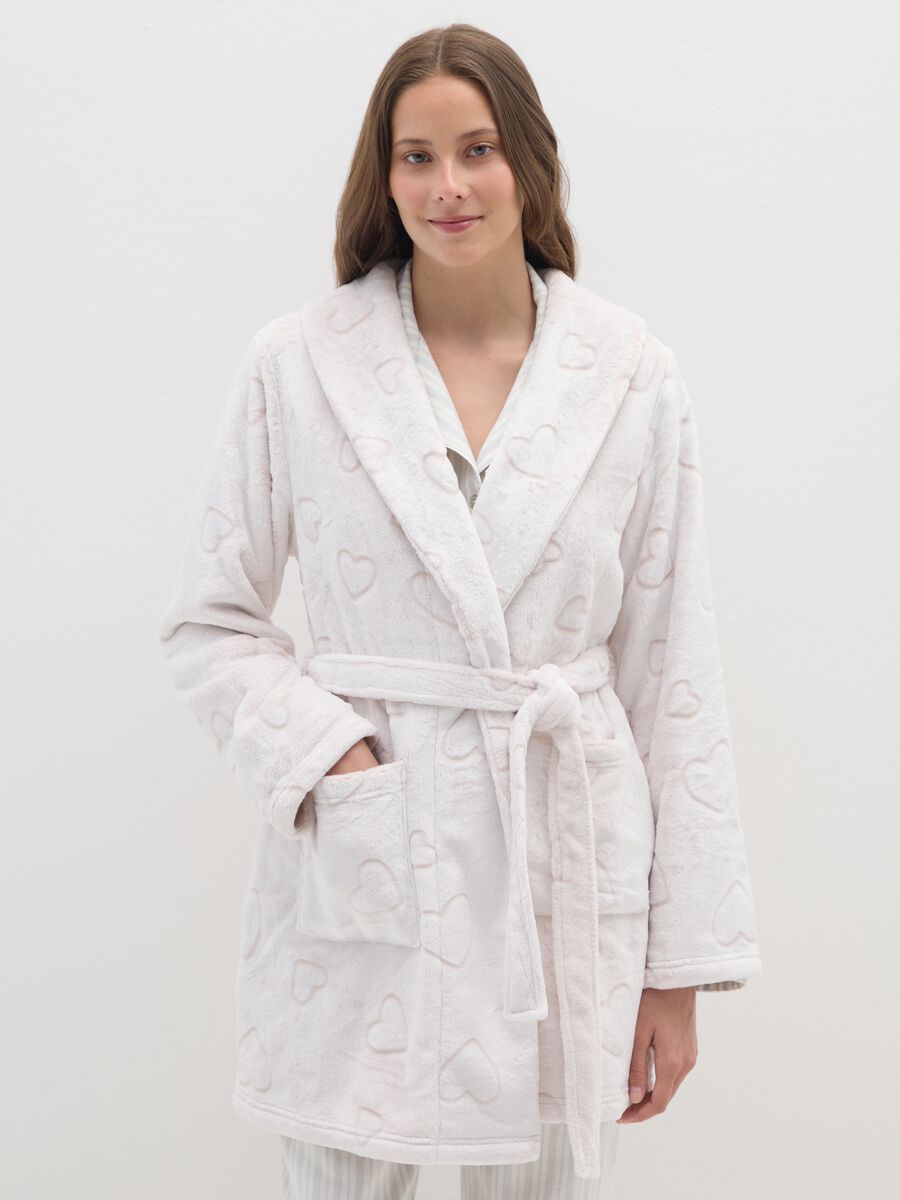 White dressing gown with pockets and hearts_1