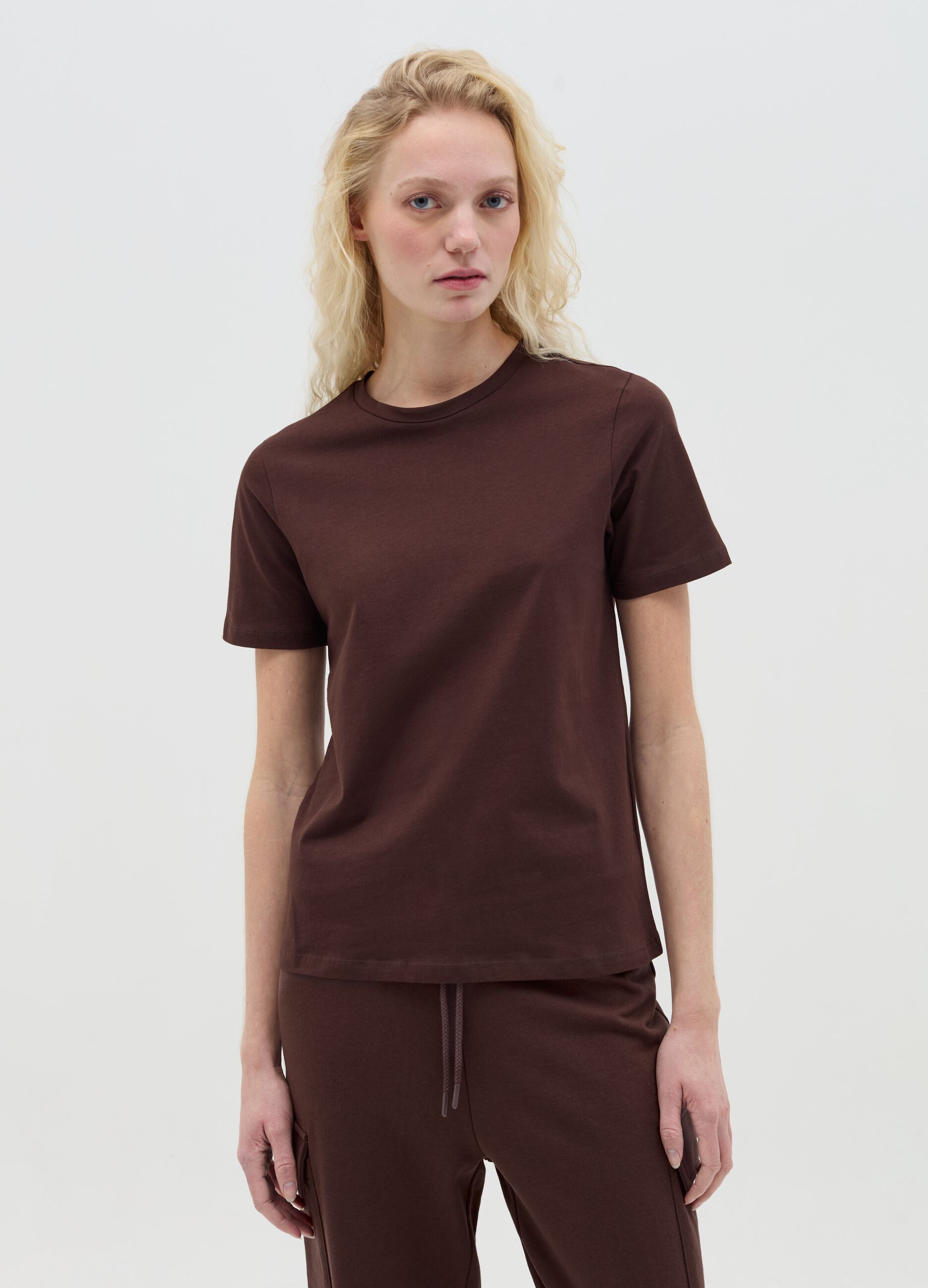 Essential T-shirt in cotton with round neck