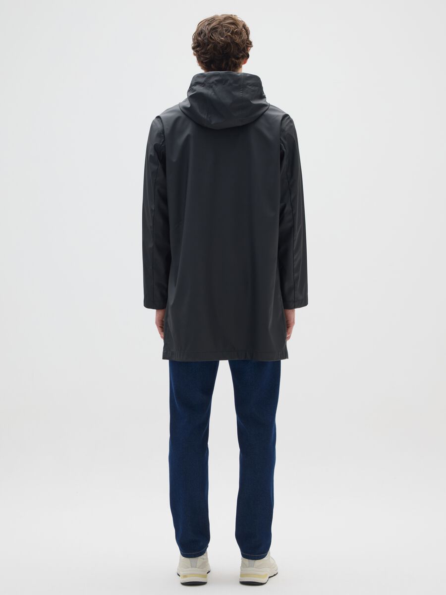 Black lightweight waterproof jacket regular fit_3