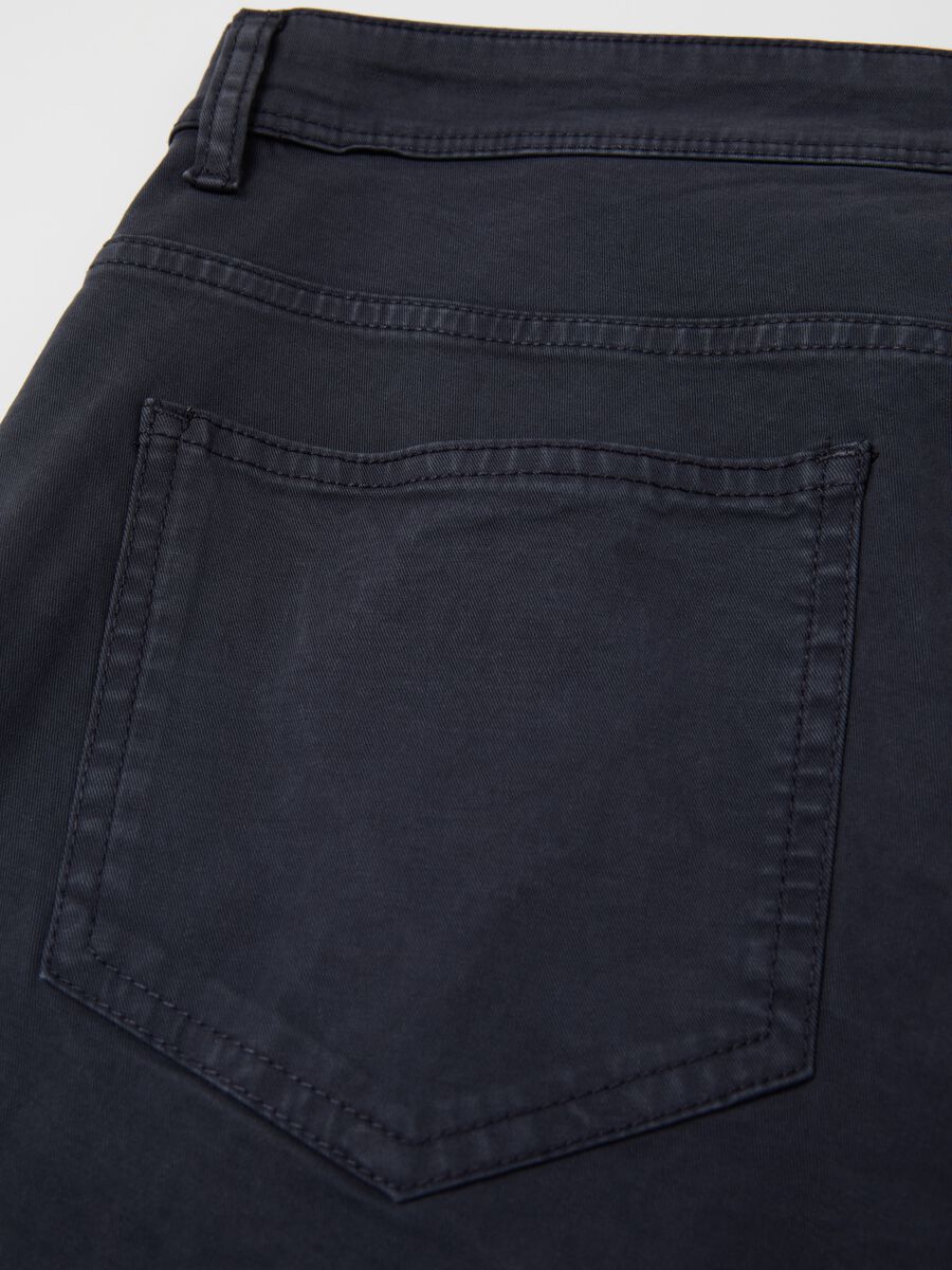 Regular-fit trousers with five pockets_5