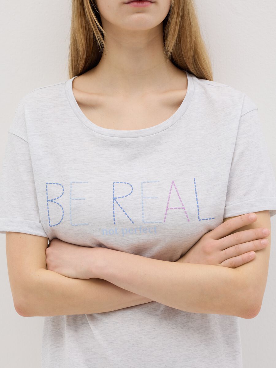 Grey nightshirt with "Be Real" print_3