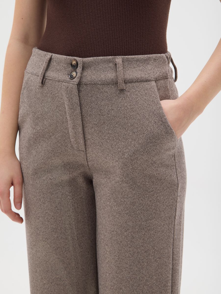 Pantaloni marroni regular fit con vita elasticizzata_3