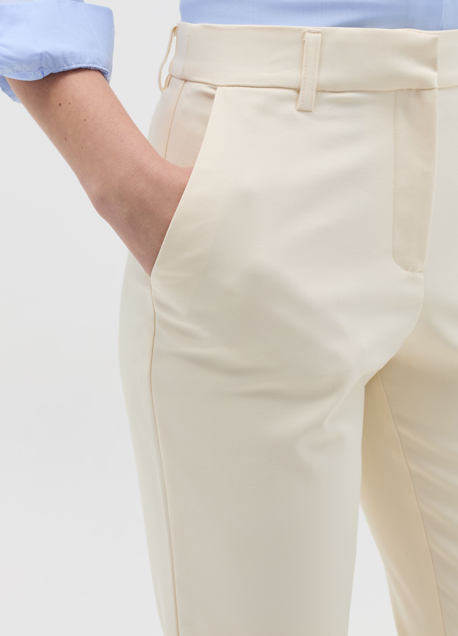 Pantaloni chino con tasche 