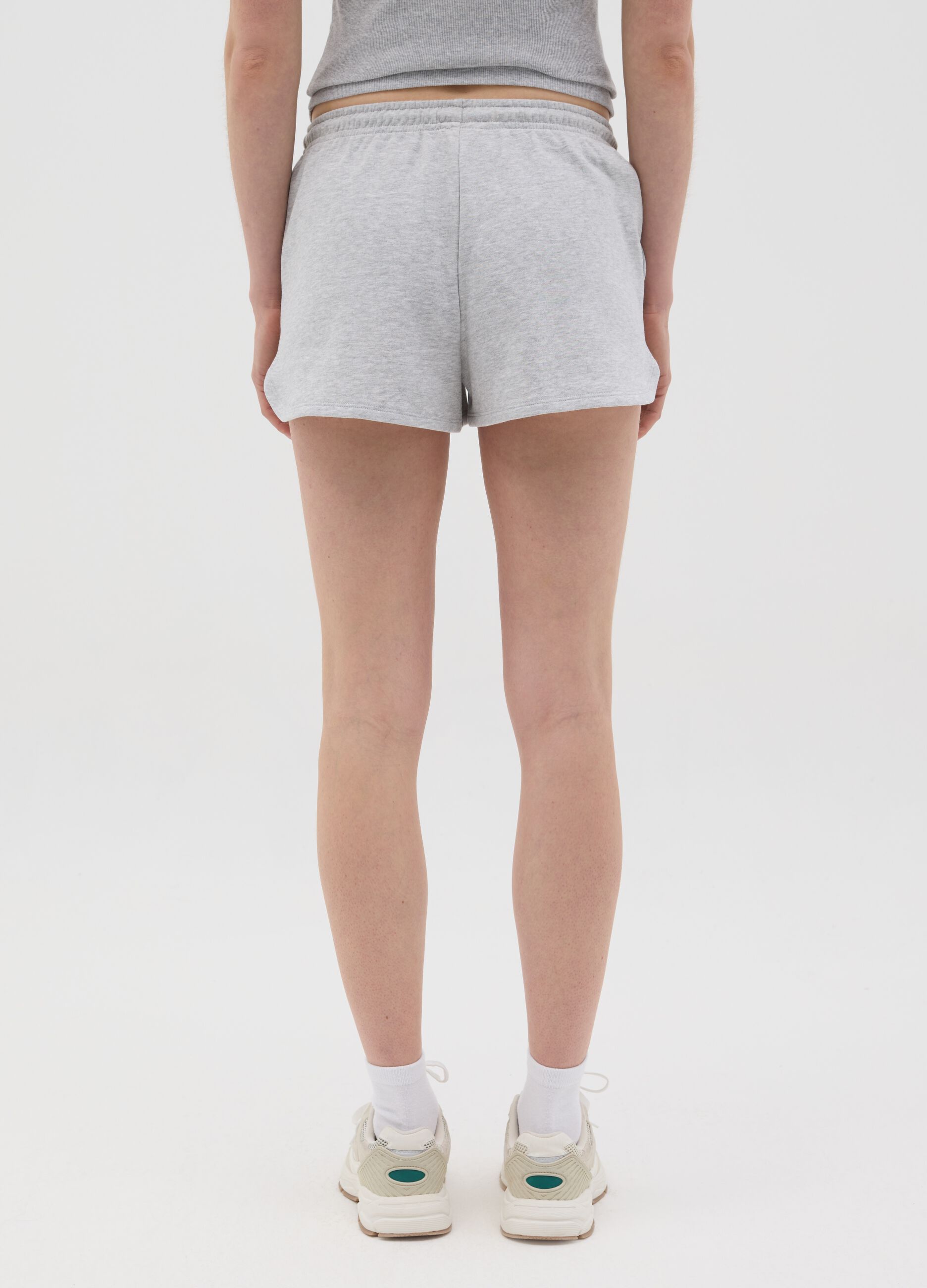 Grey shorts in French terry with drawstring