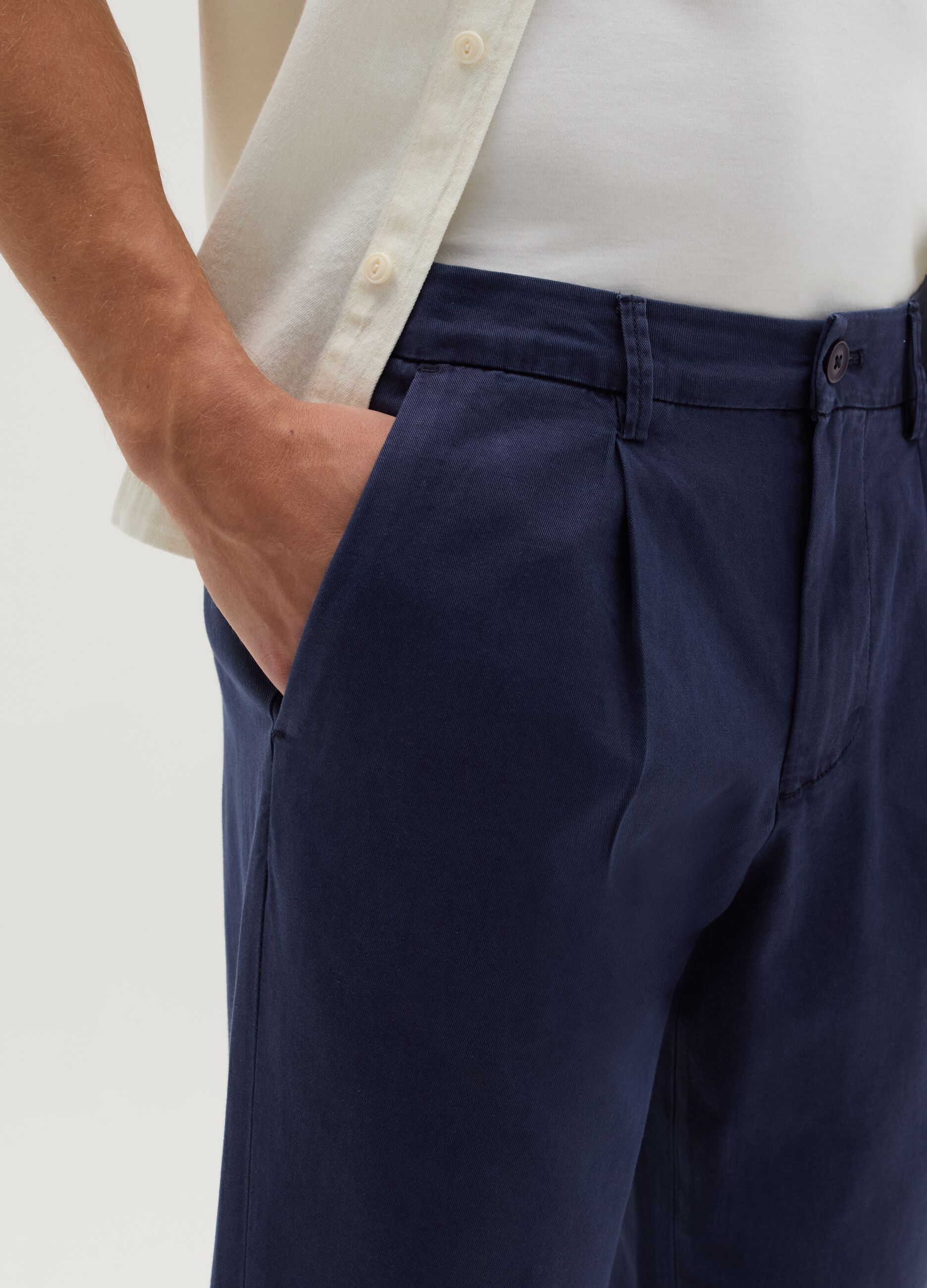 Cotton and linen chino trousers