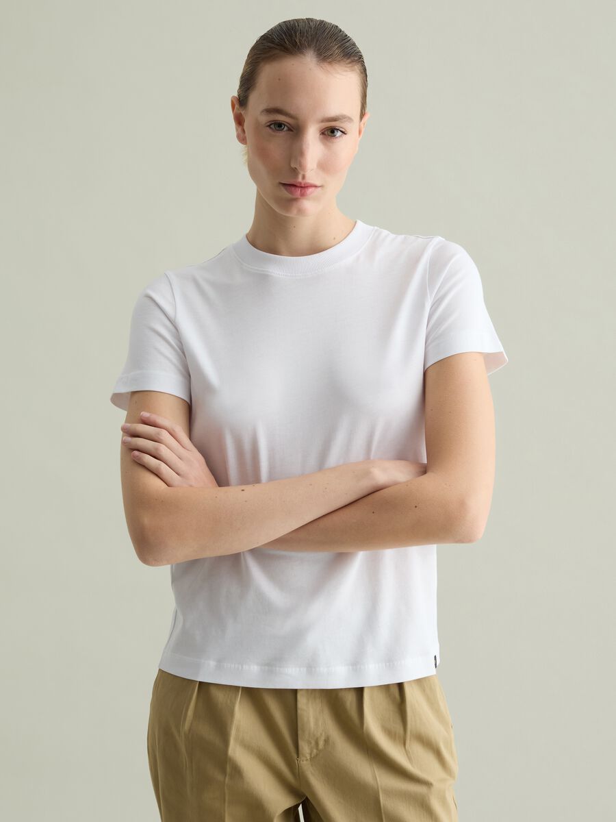 Cotton T-shirt with round neck_0