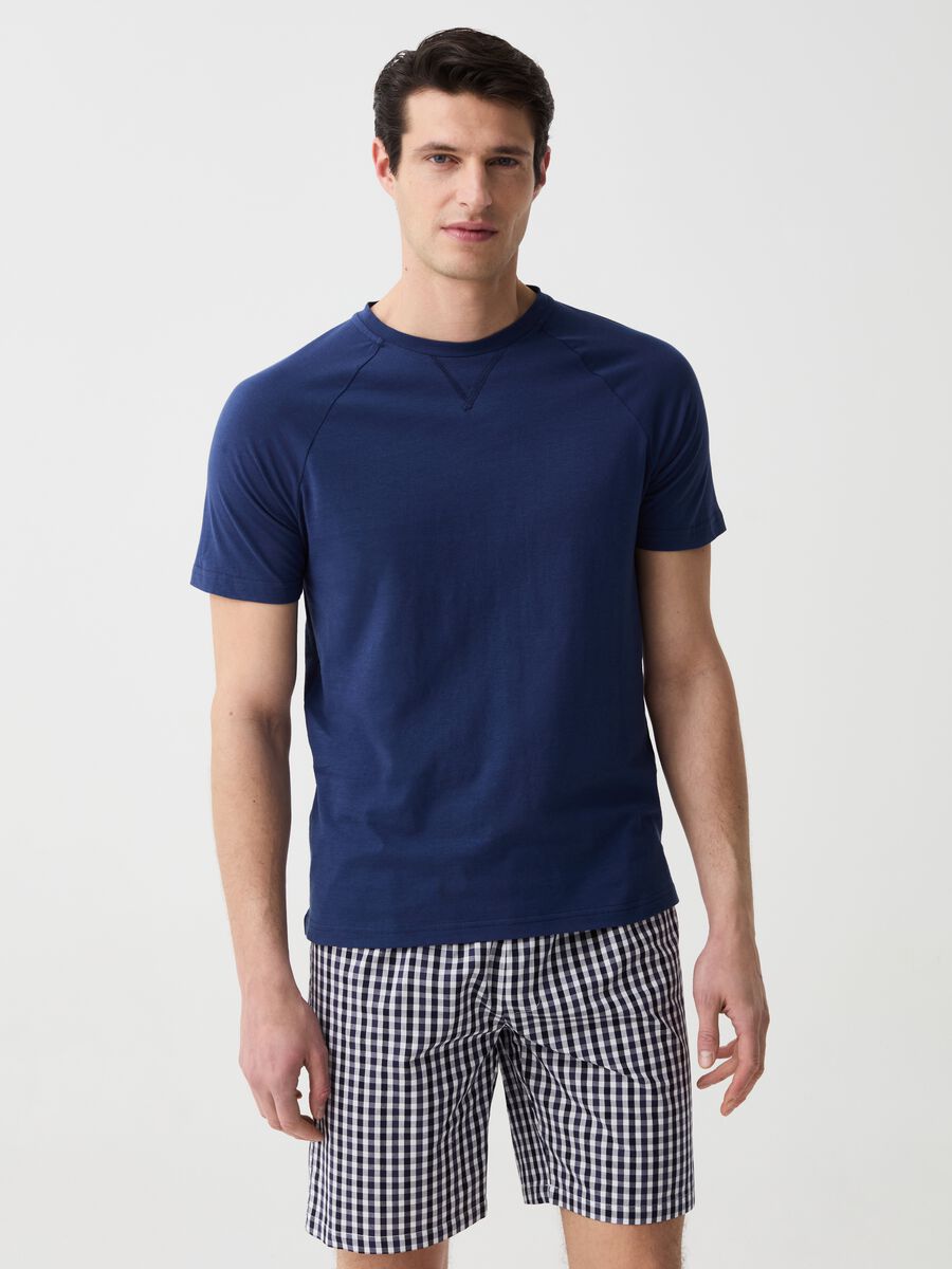 Short pyjamas with round neck with V detail_0