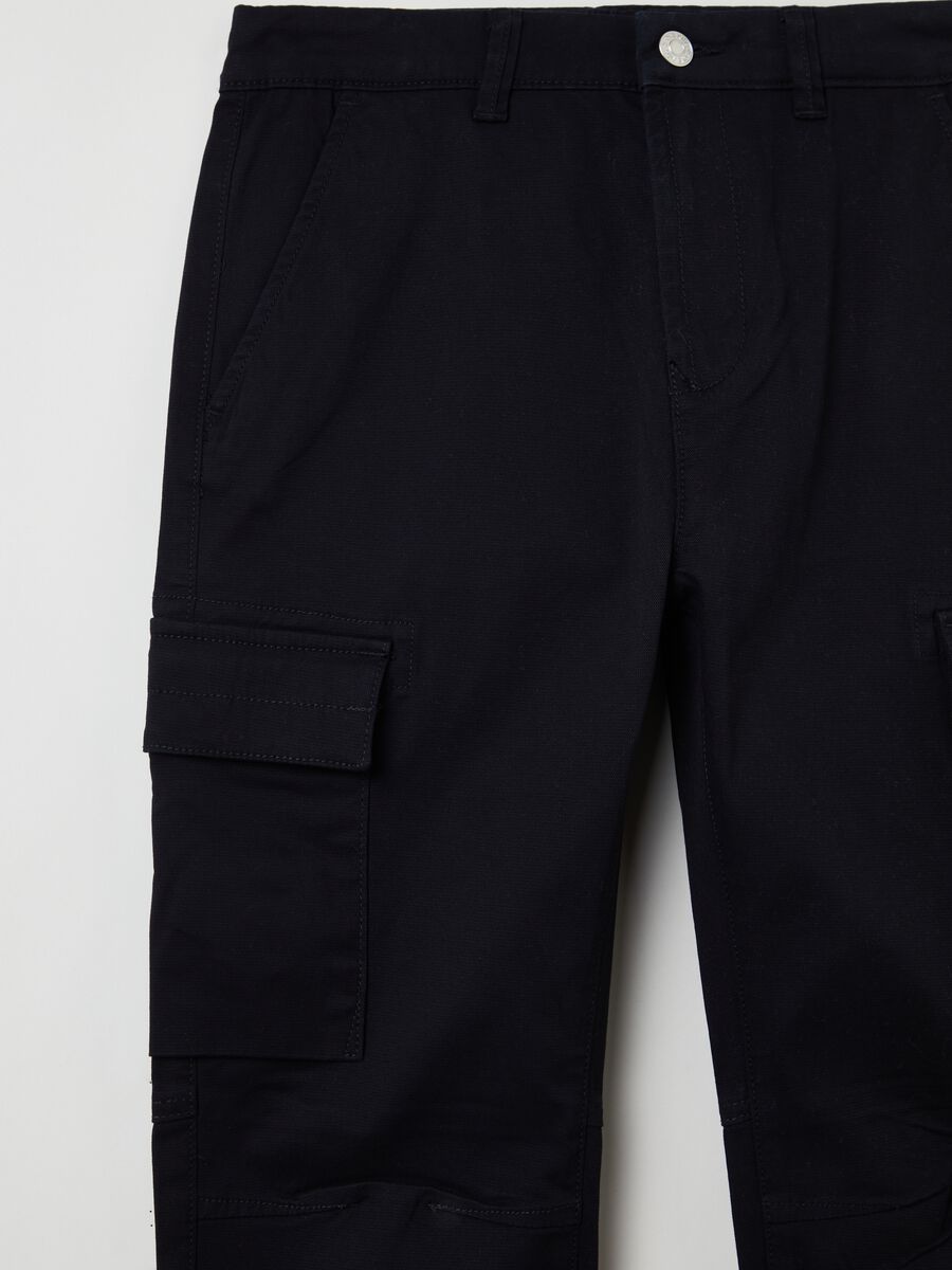 Pantaloni cargo in cotone stretch_2