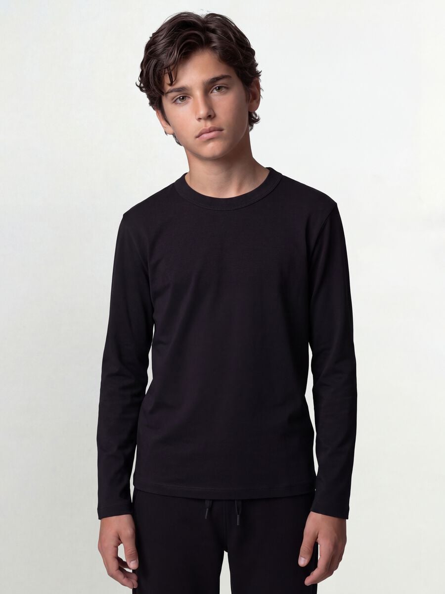 T-shirt nera in cotone organico elasticizzato regular fit per ragazzo_0