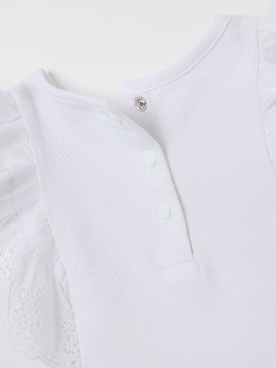 White regular fit baby girl cotton t-shirt with ruffles_3