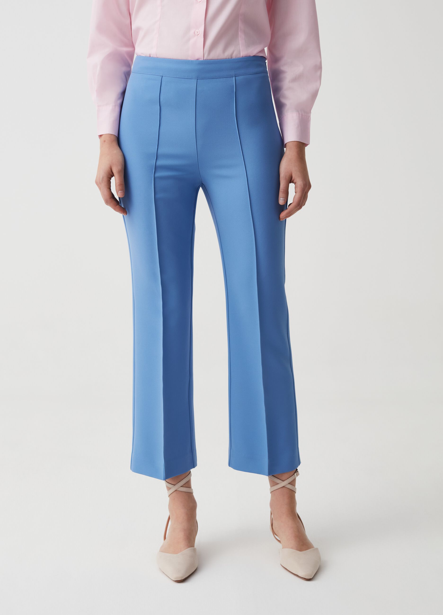 Ankle-fit trousers with raised seams