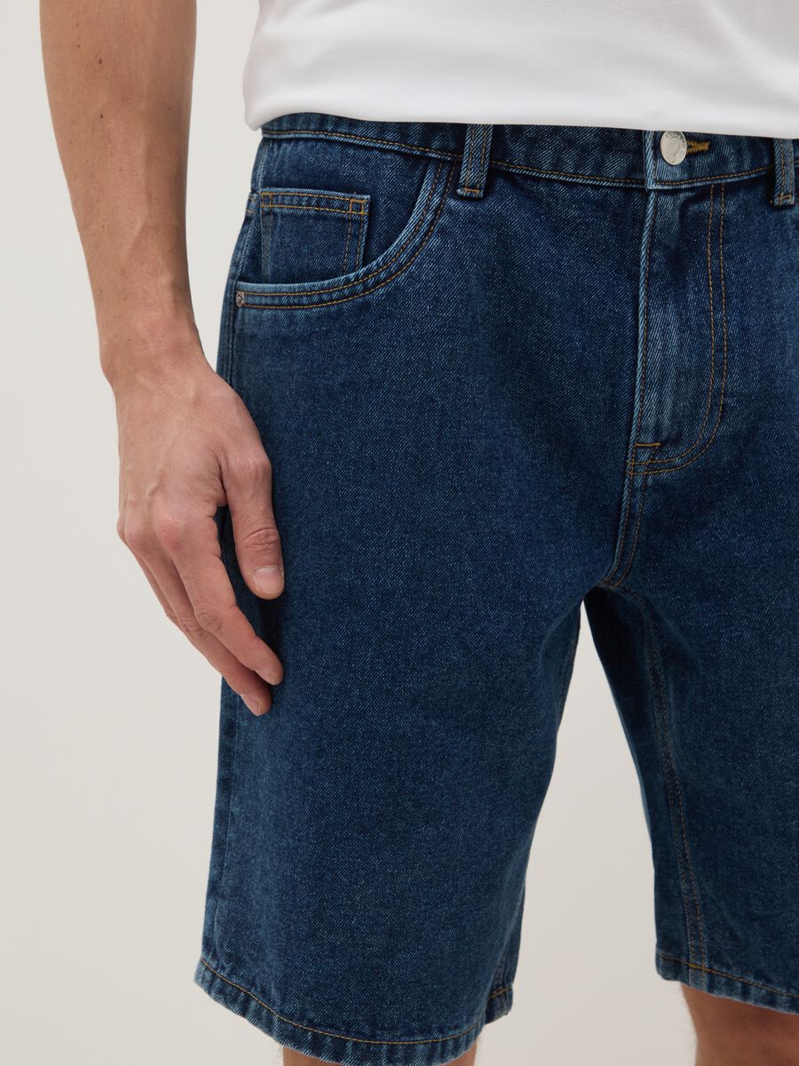 Blue denim Bermuda shorts in cotton blend, regular fit_3