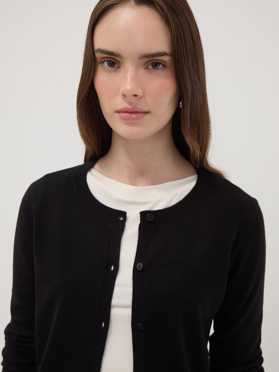 Black crew neck cardigan, regular fit in jersey knit_2