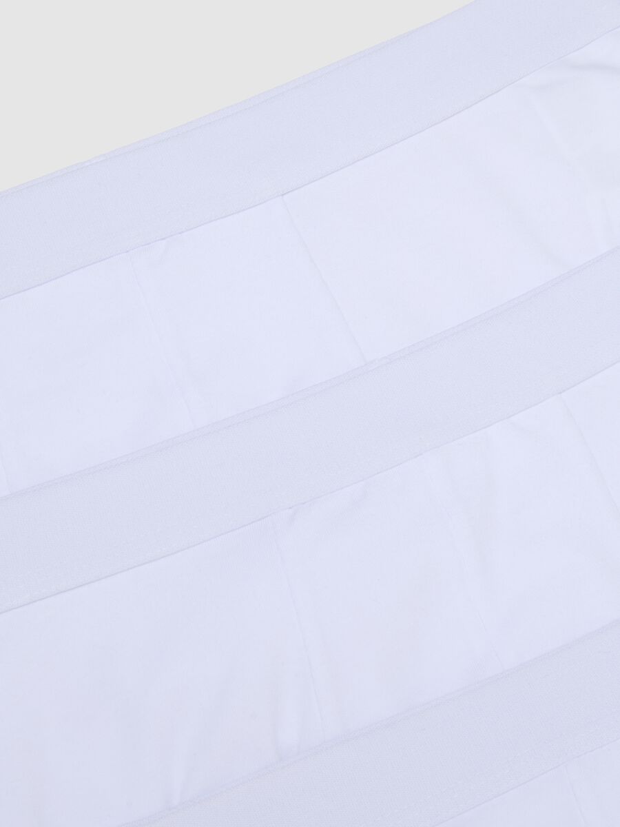 Set of three white stretch cotton regular fit boxer shorts_5
