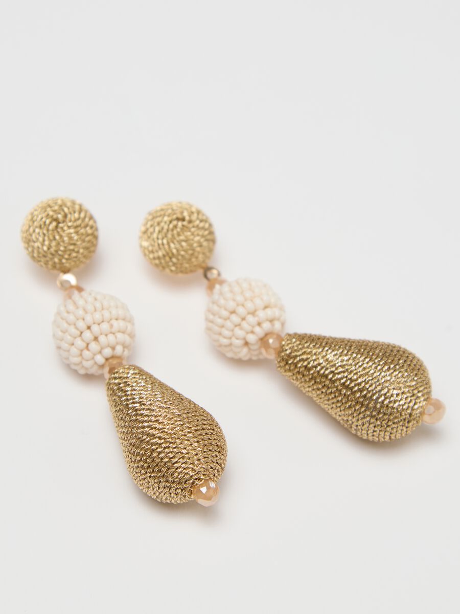 Long earrings with teardrop pendants_1