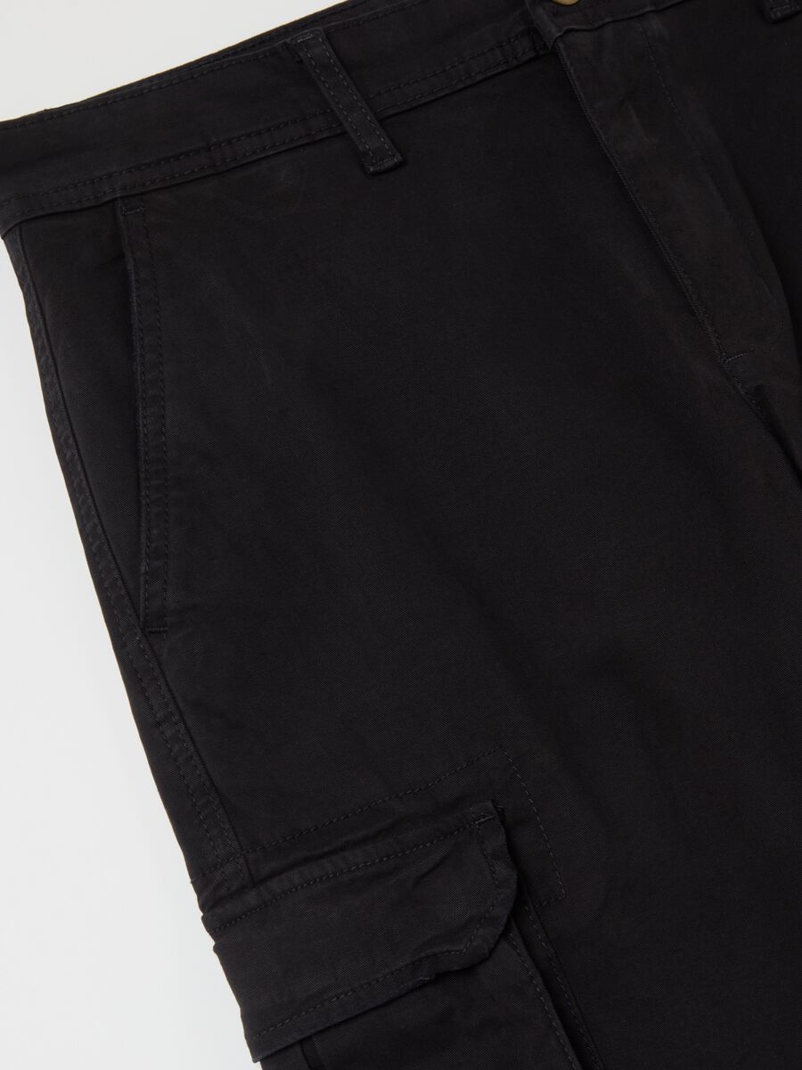 Cargo trousers in twill_5