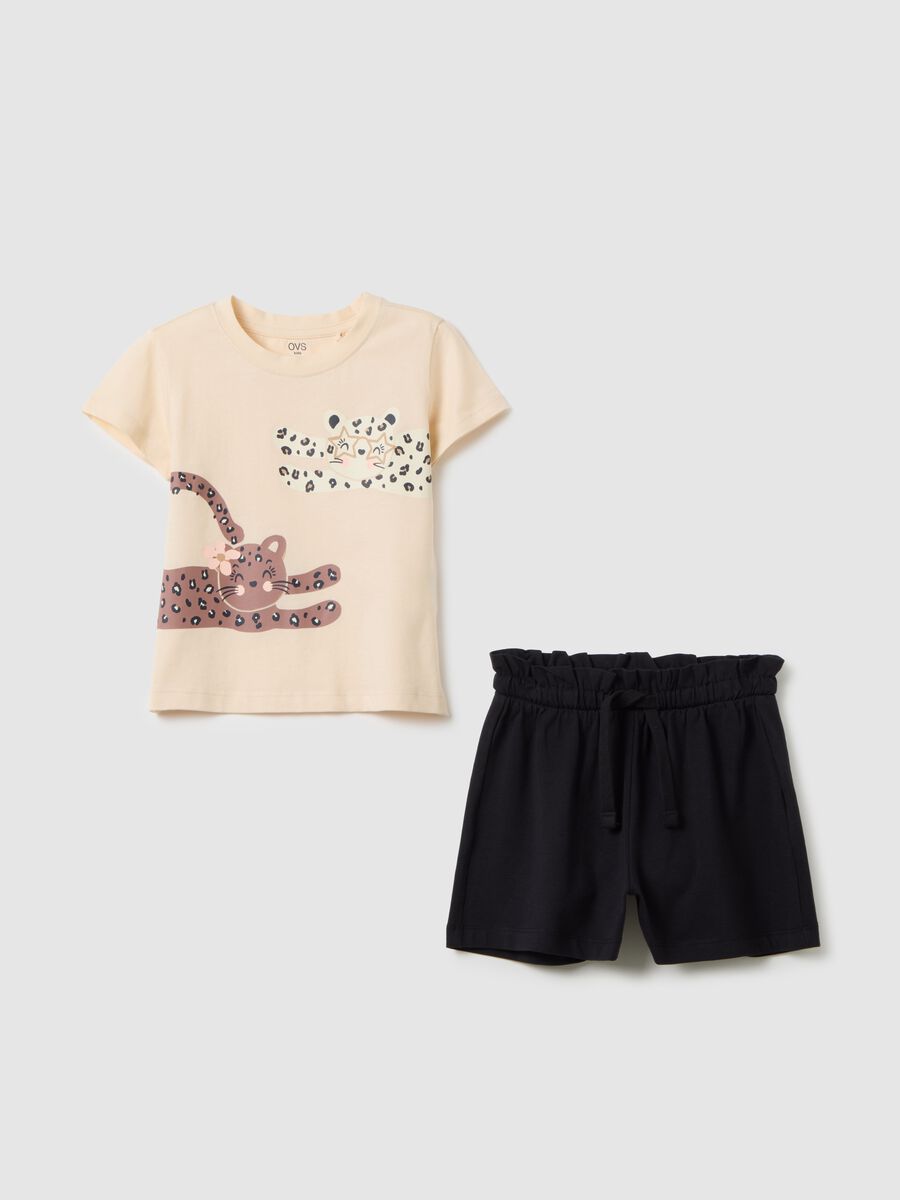 Girls' set in beige pure cotton and black regular fit shorts_0