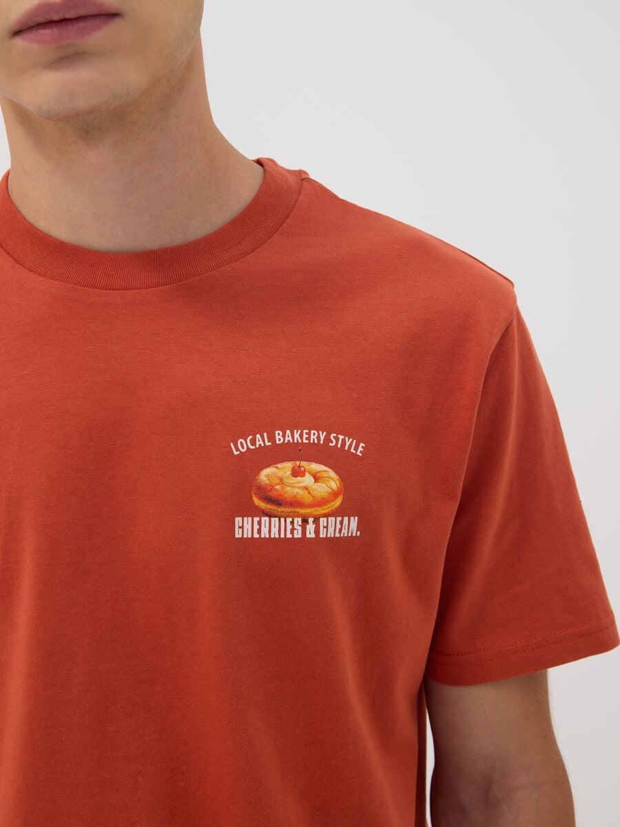 Red pure cotton jersey T-shirt with graphic print, regular fit_2