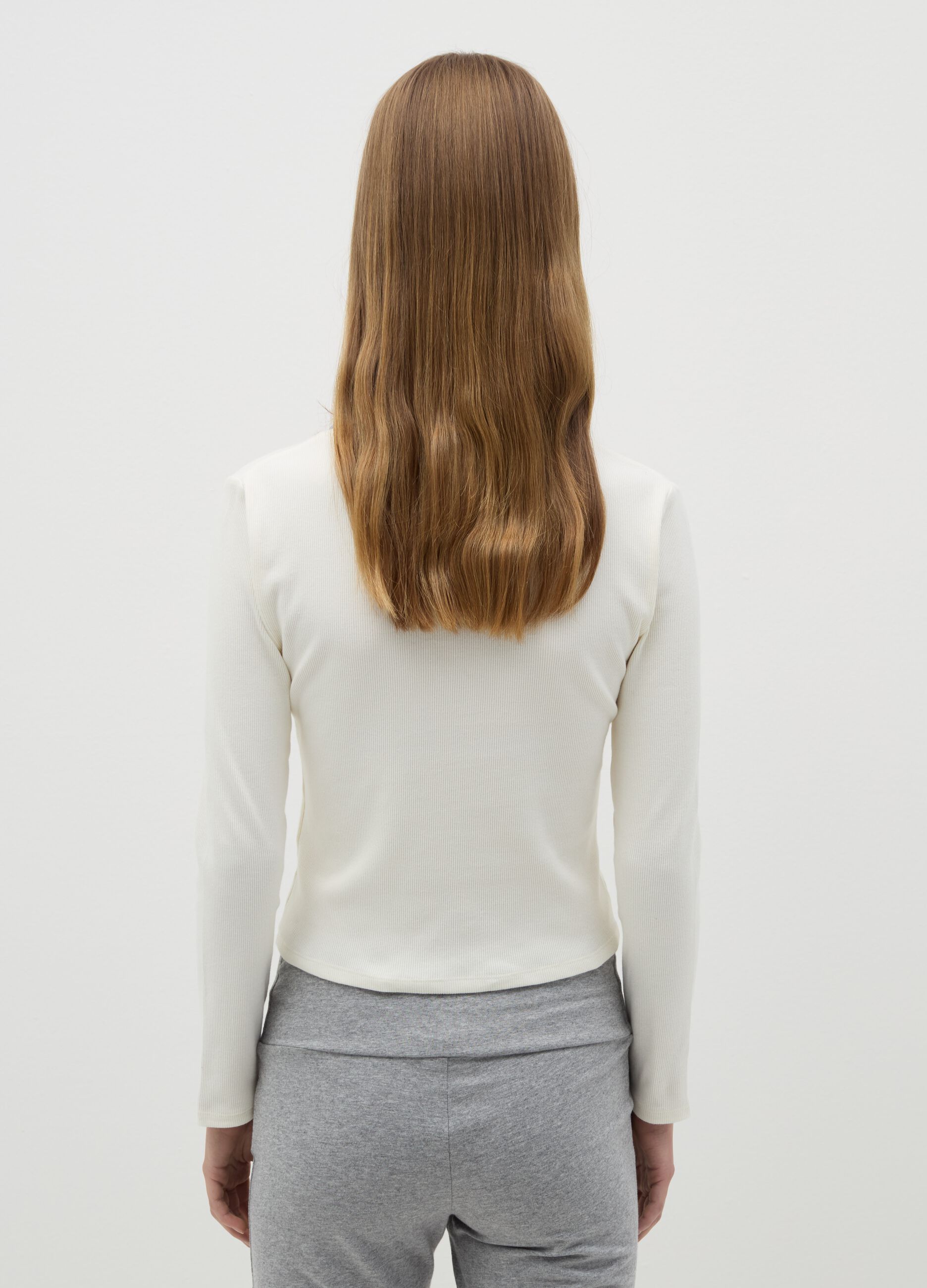 White ribbed T-shirt with contrasting collar