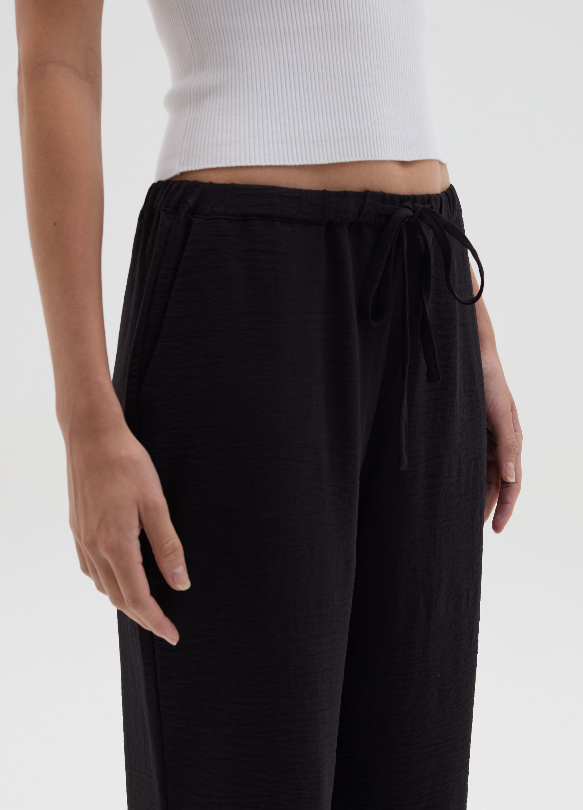 Pantalone fluido effetto crinkle