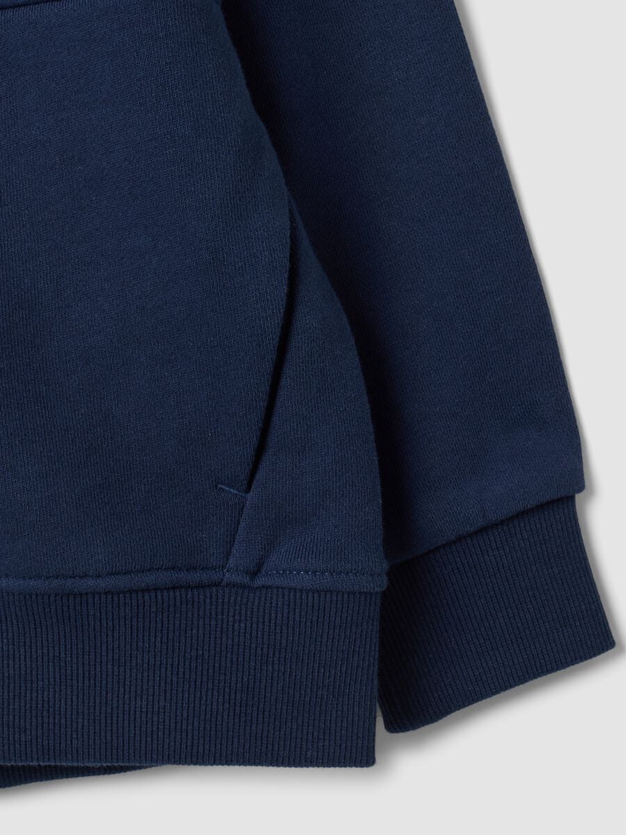 Felpa blu con cappuccio in puro cotone organico over fit per bambino_2