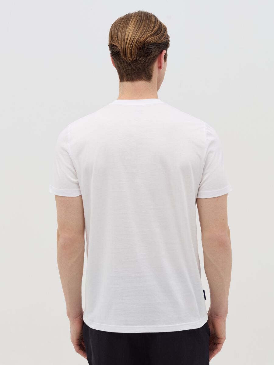 Cotton T-shirt with coastal cities motif print_3