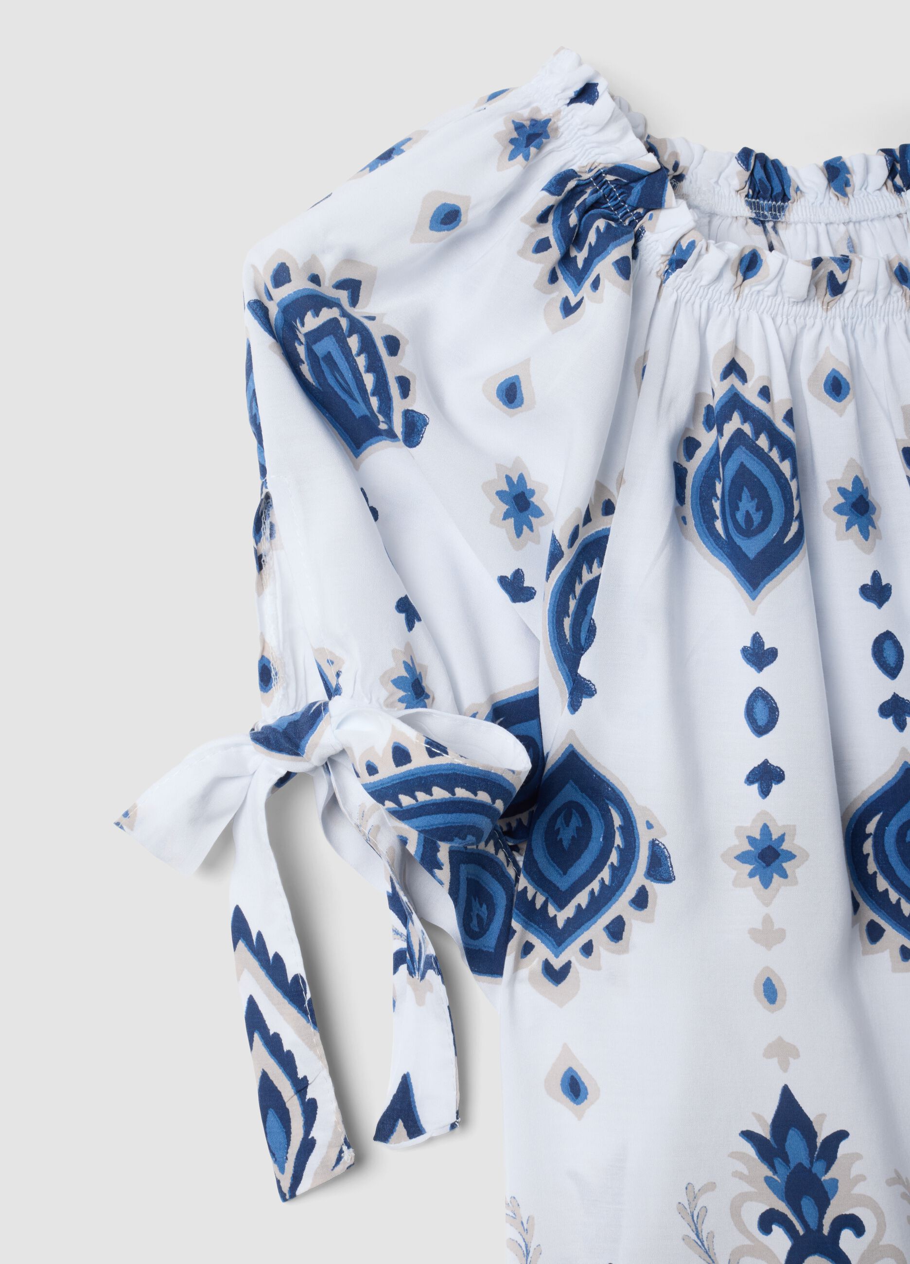 White pure-viscose short-sleeve blouse with paisley print