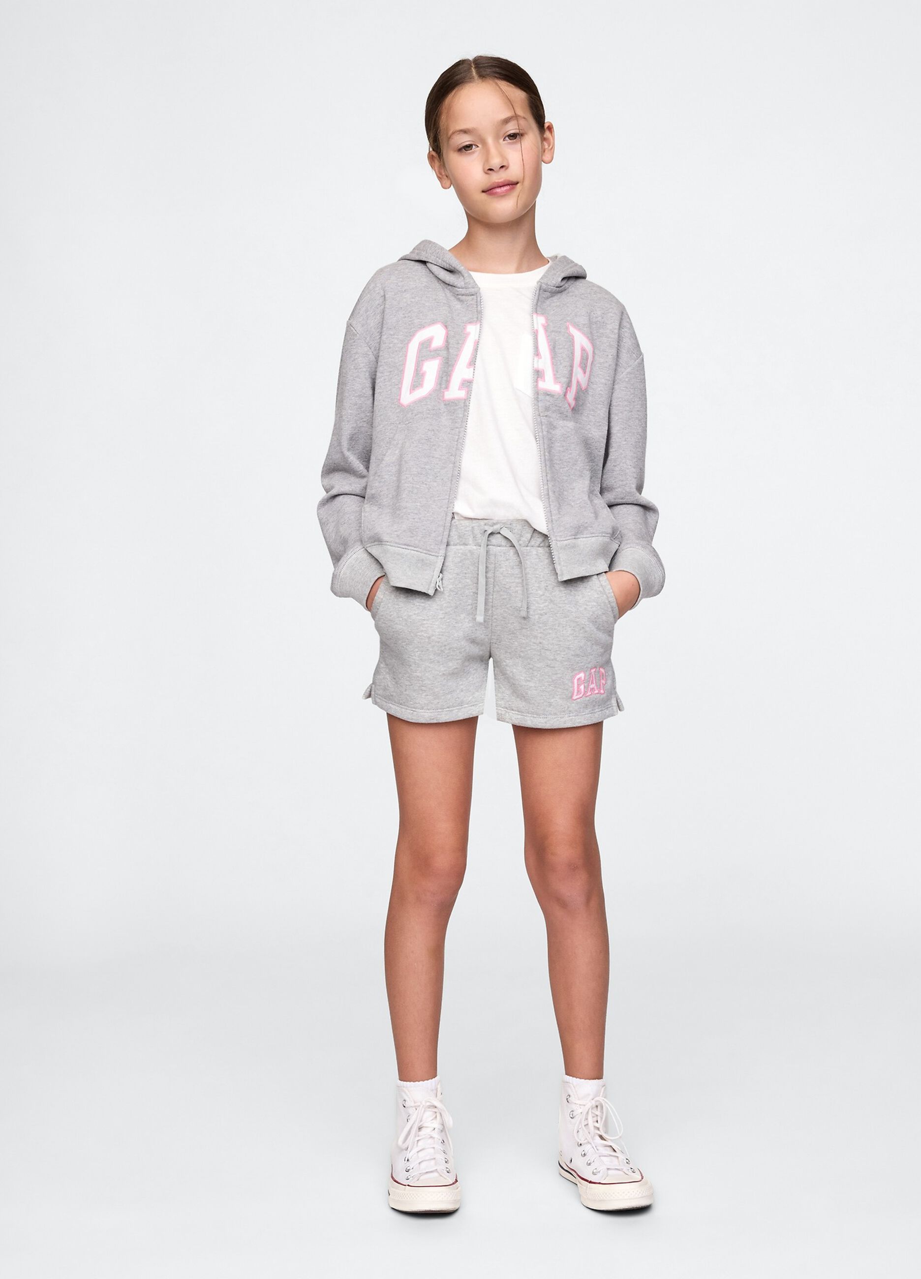 Grey shorts with drawstring and logo patch