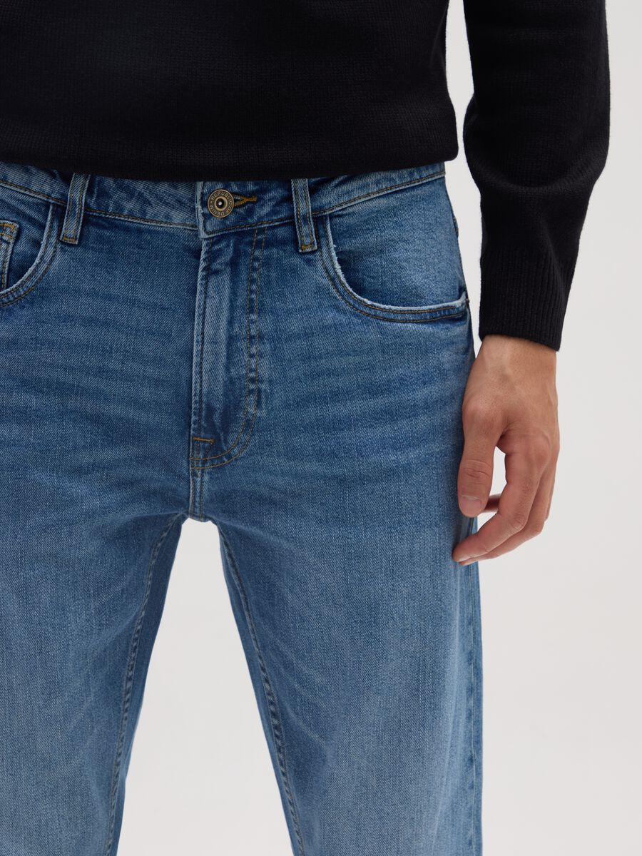 Jeans slim fit in denim blu chiaro elasticizzato_3