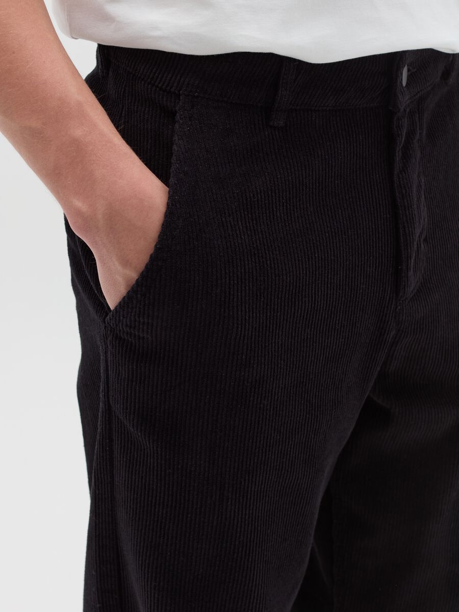 Baggy-fit trousers in corduroy_2