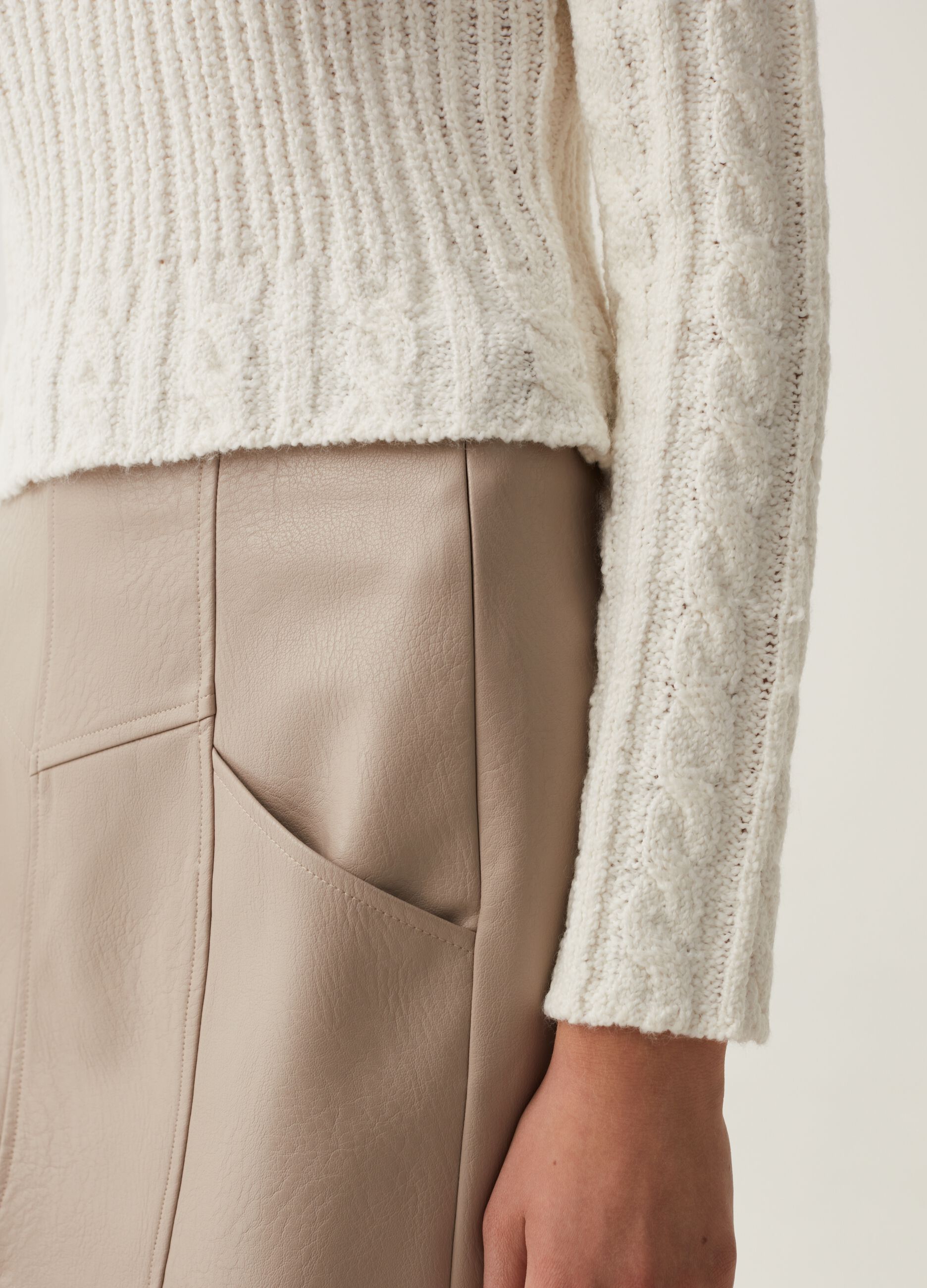 Pullover mock neck con doppia lavorazione_3