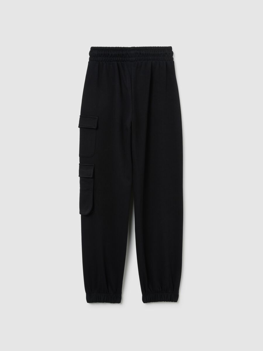 Girls' black cotton blend regular fit trousers with cargo pockets_1