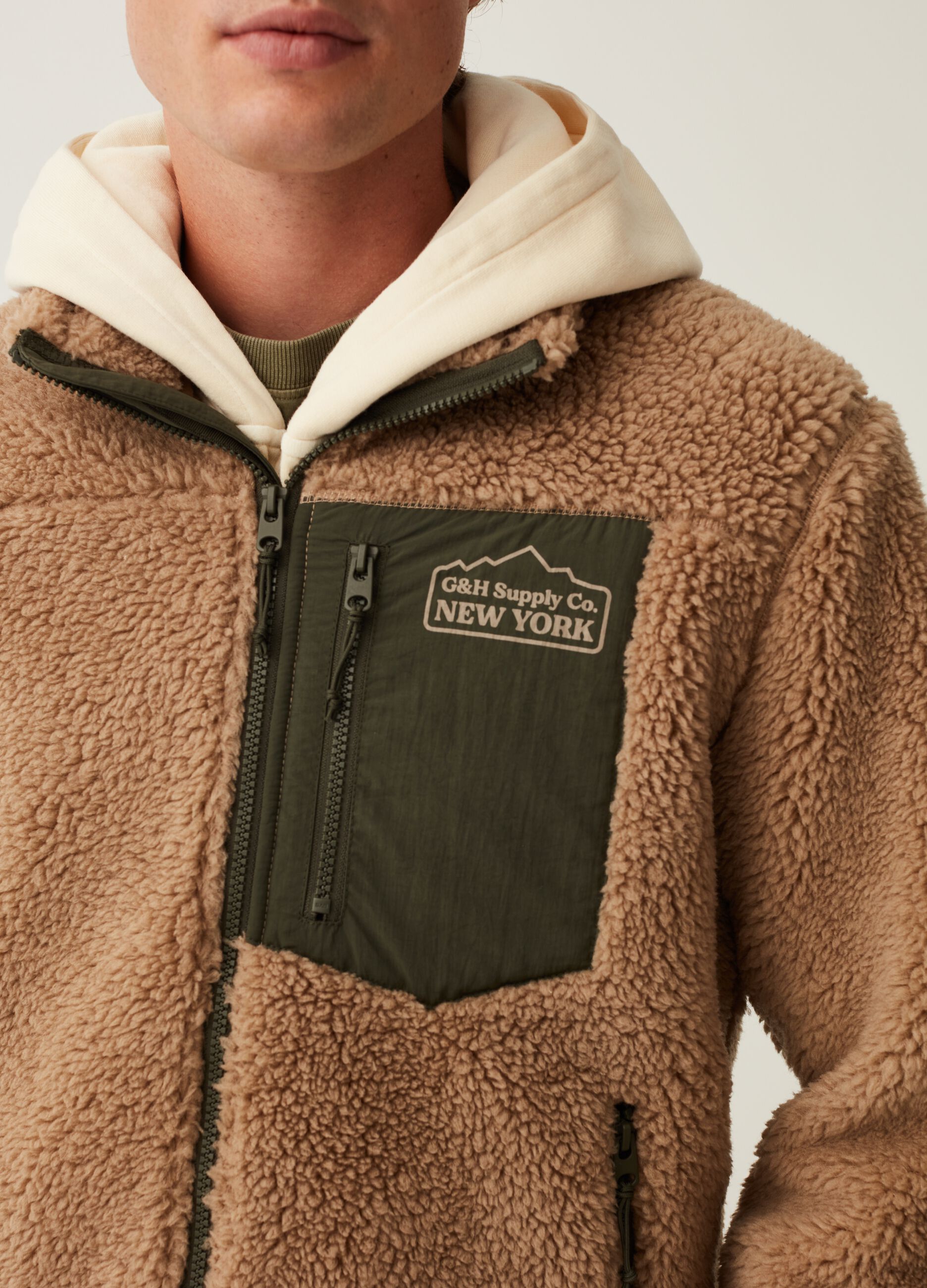 Full-zip in sherpa con tasche_3